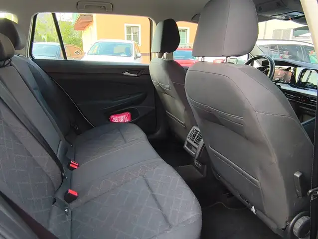 Volkswagen Golf view 11