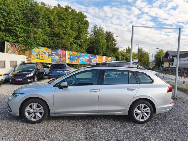 Volkswagen Golf view 3