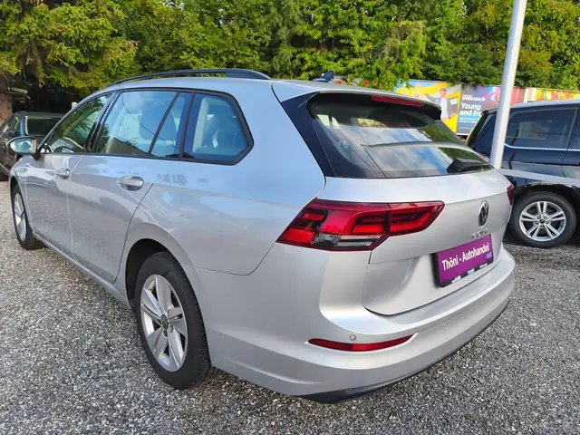 Volkswagen Golf view 4