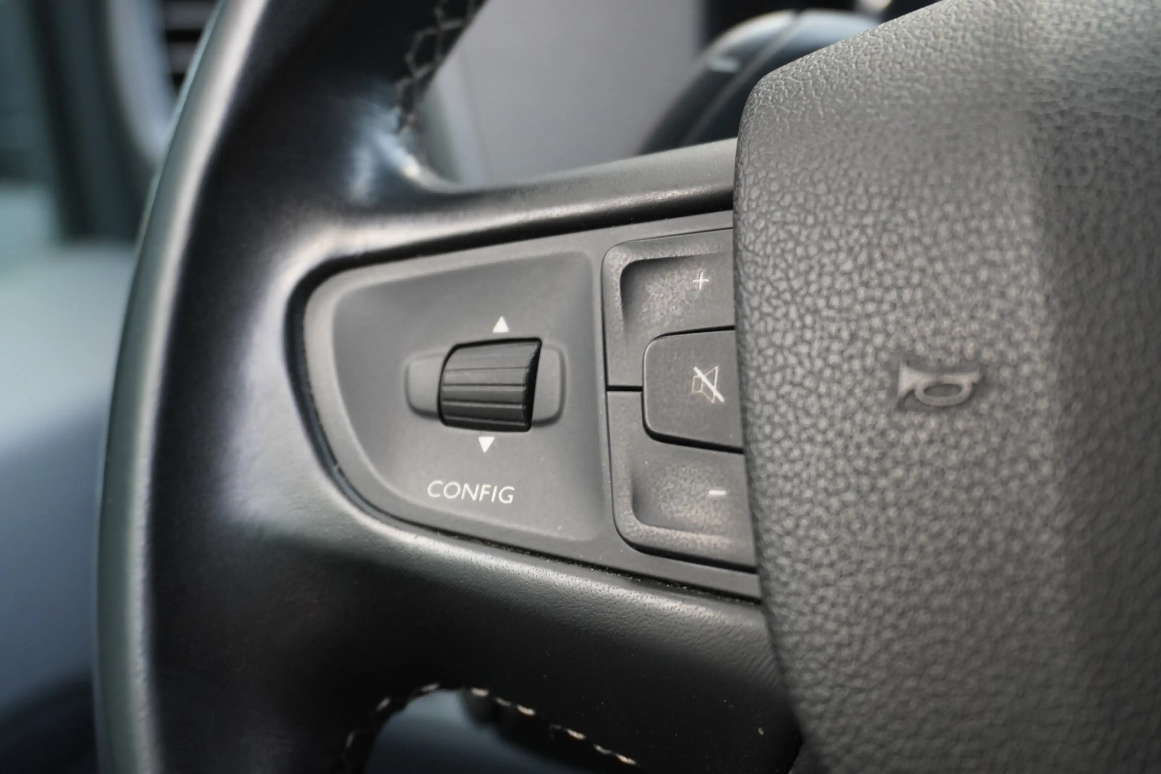 Peugeot Expert 2.0 BlueHDI L2 145PK AUTOMAAT EURO 6 - Airco - PDC — photo 14