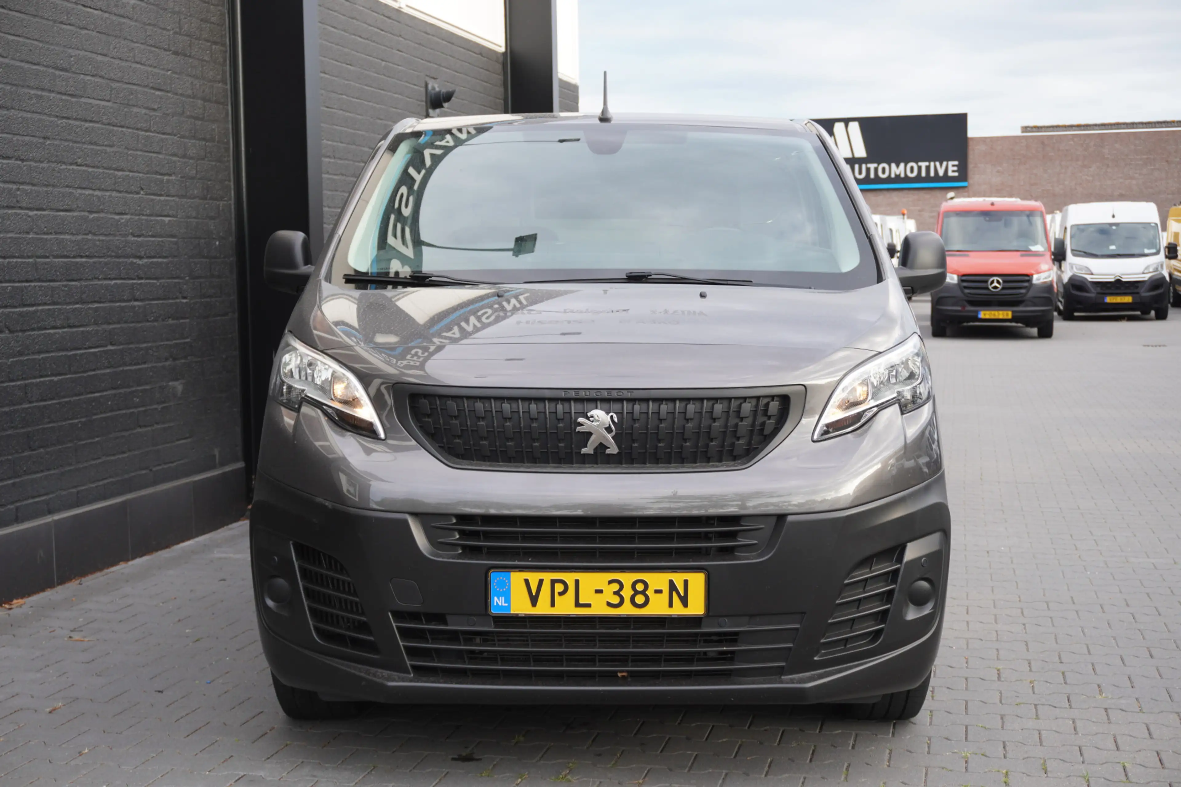 Peugeot Expert 2.0 BlueHDI L2 145PK AUTOMAAT EURO 6 - Airco - PDC — photo 6