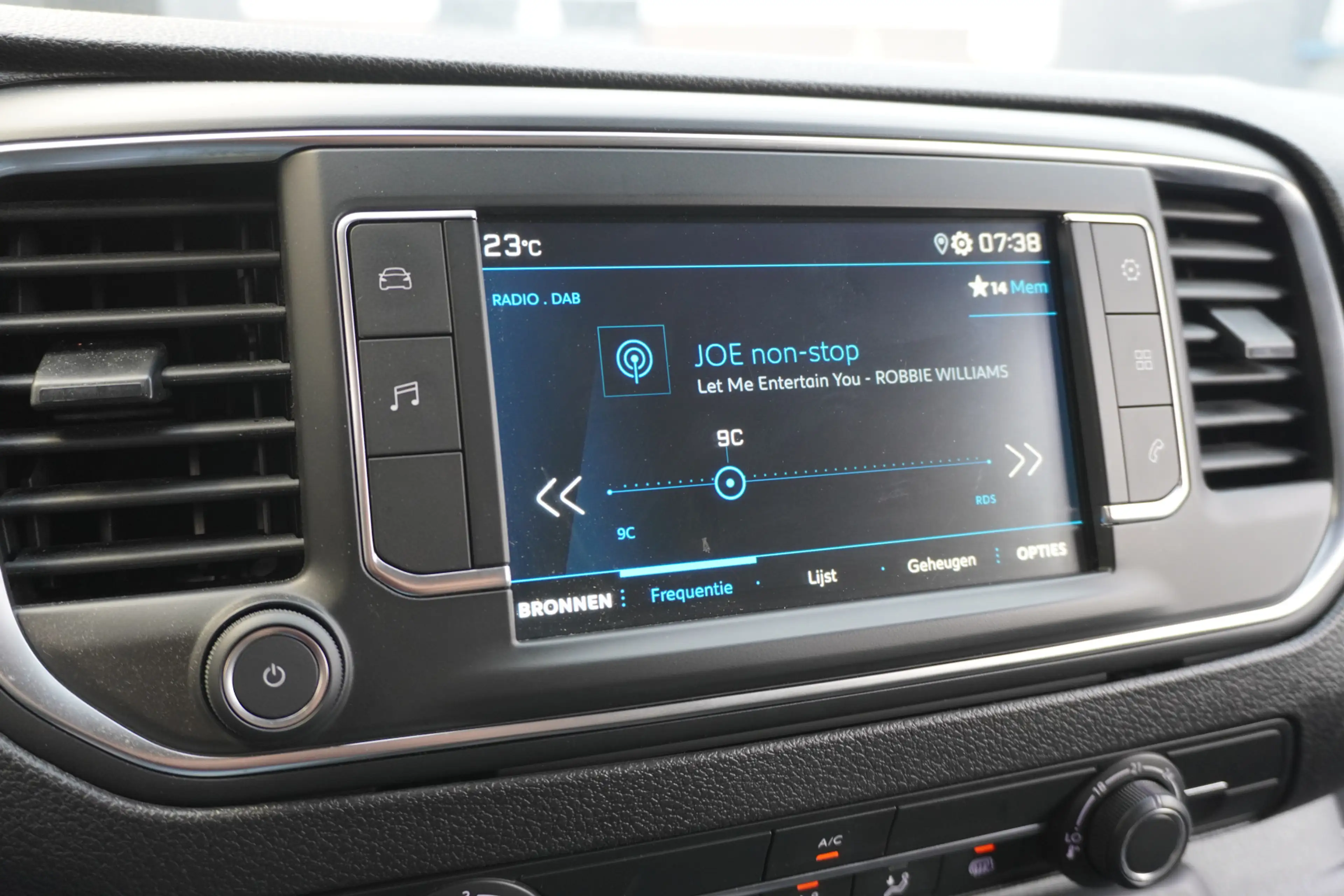 Peugeot Expert 2.0 BlueHDI L2 145PK AUTOMAAT EURO 6 - Airco - PDC — photo 11