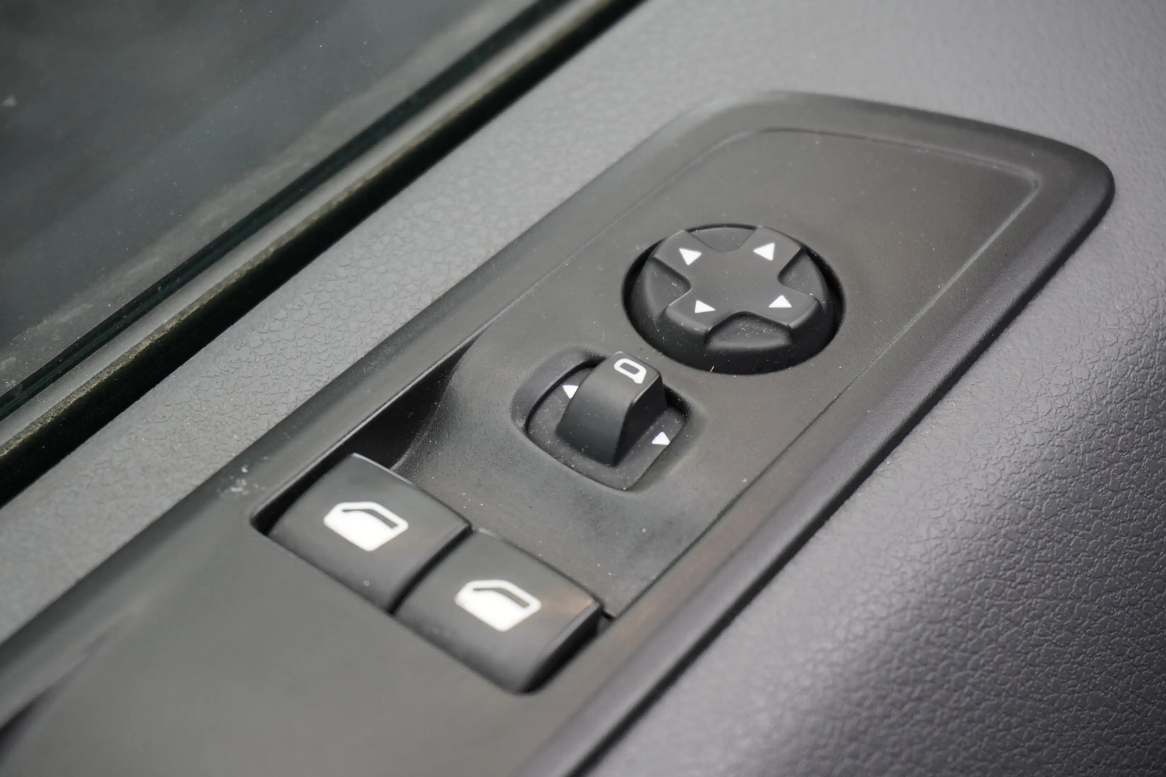 Peugeot Expert 2.0 BlueHDI L2 145PK AUTOMAAT EURO 6 - Airco - PDC — photo 18