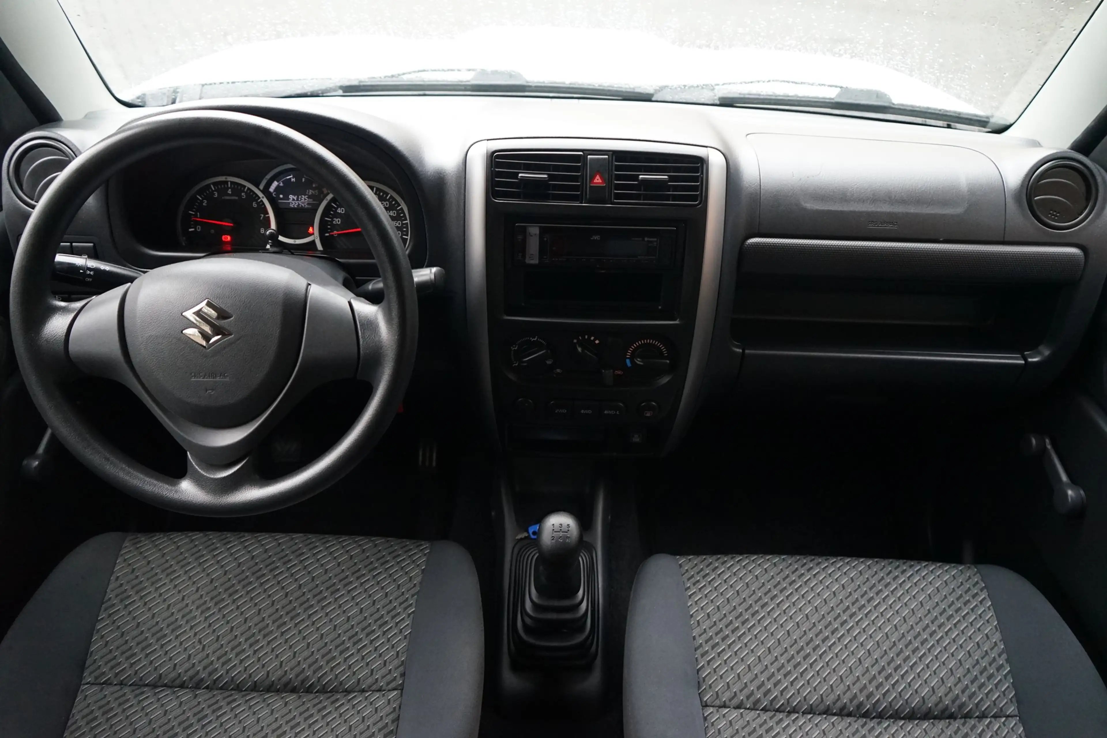 Suzuki Jimny 1.3 Club 4x4 AHK Bluetooth — photo 11