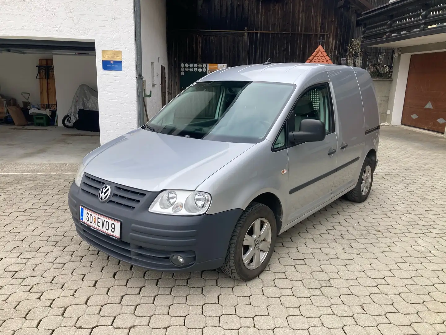 Volkswagen Caddy 1.9TDI DSG - 1