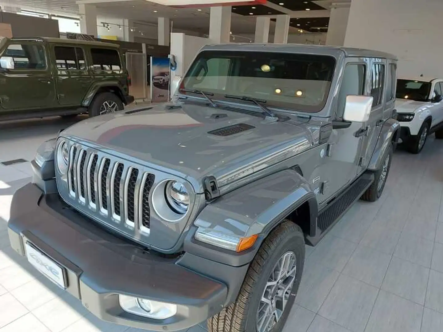 Jeep Wrangler Unlimited 2.0 atx phev Sahara 4xe auto Grigio - 1