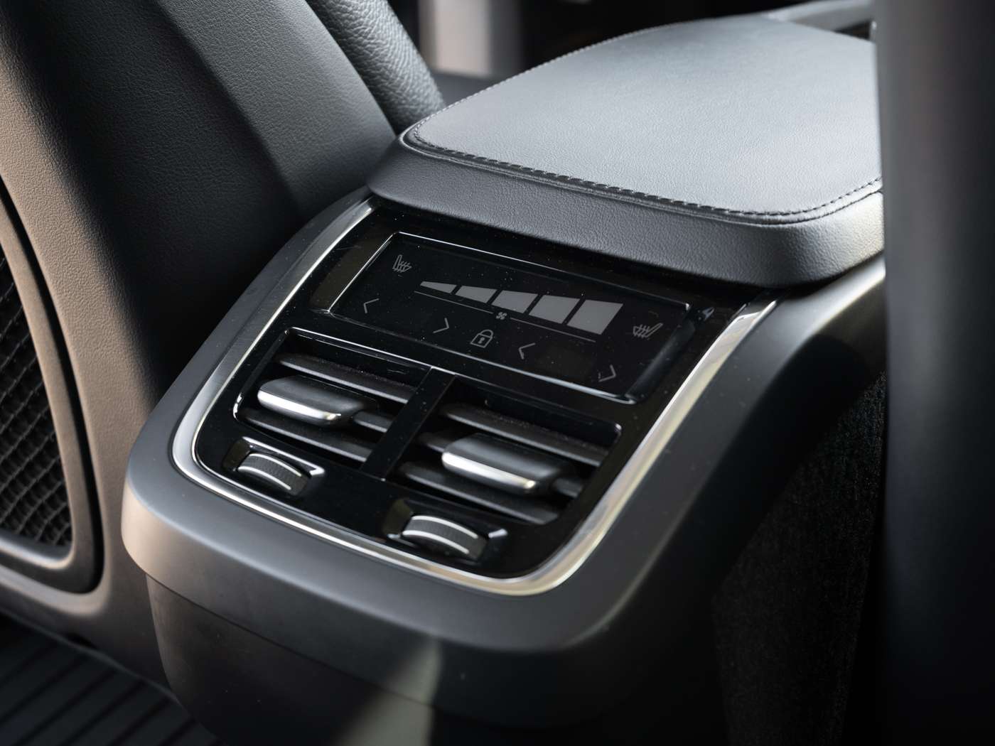 2023 Volvo XC90 PLUS BRIGHT THEME thumb 18