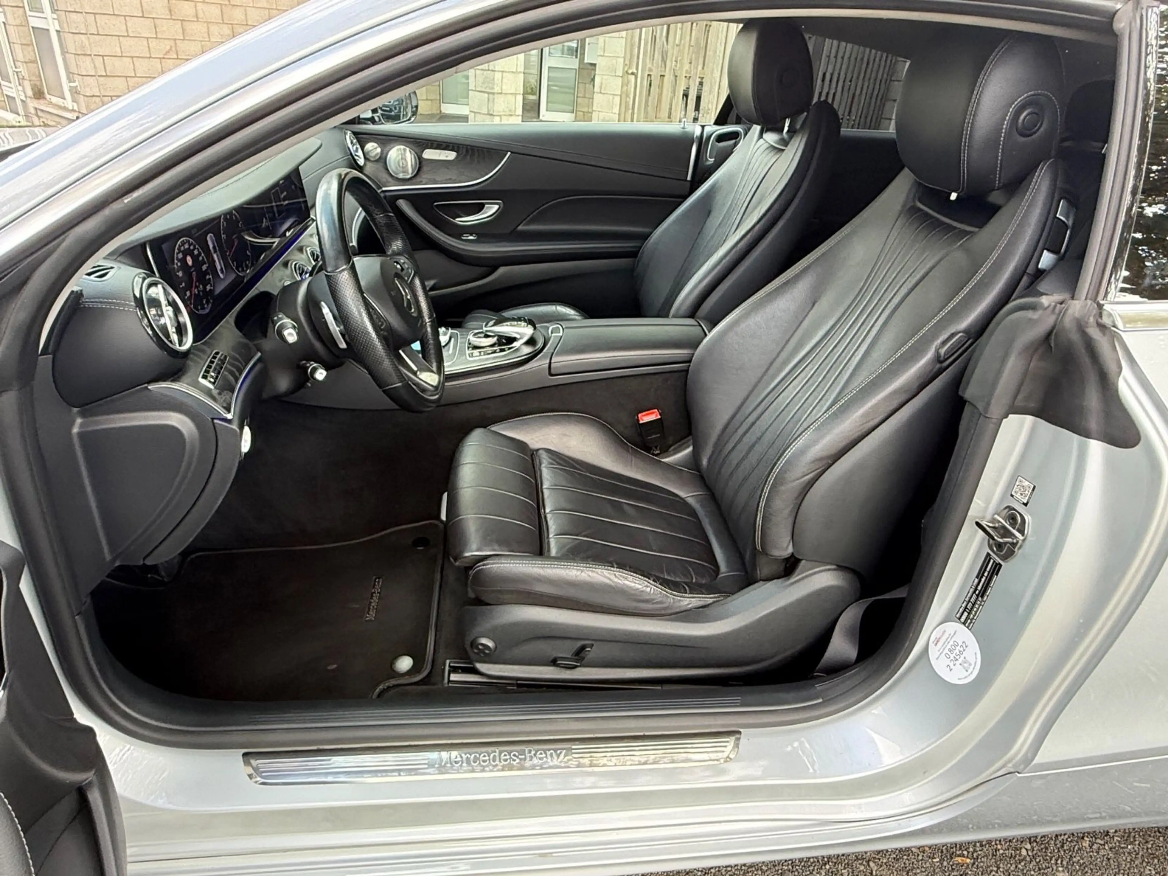 Mercedes-Benz E 200 Coupe Avantgarde / Widescreen Cockpit/EU6 — photo 9
