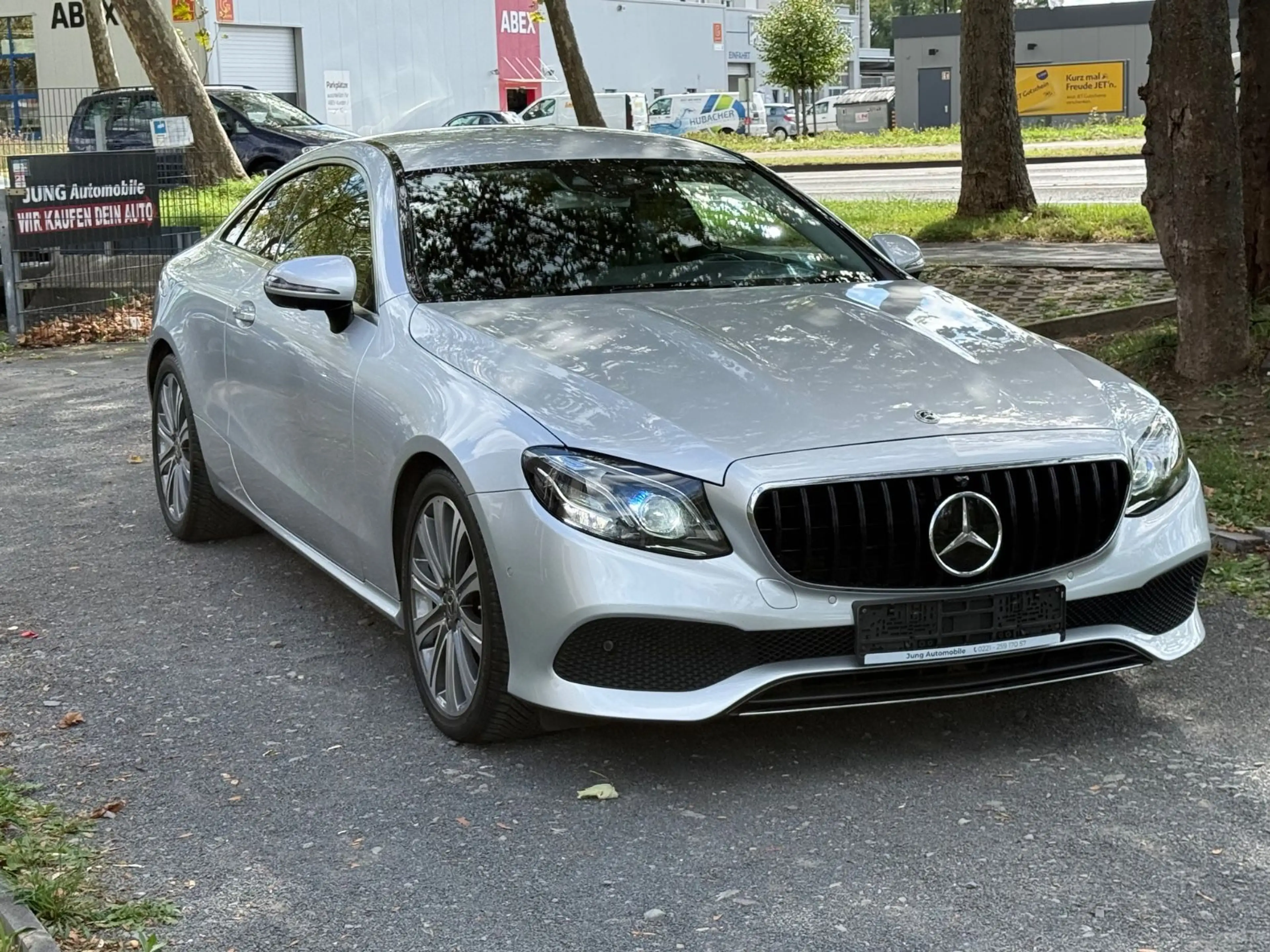 Mercedes-Benz E 200 Coupe Avantgarde / Widescreen Cockpit/EU6