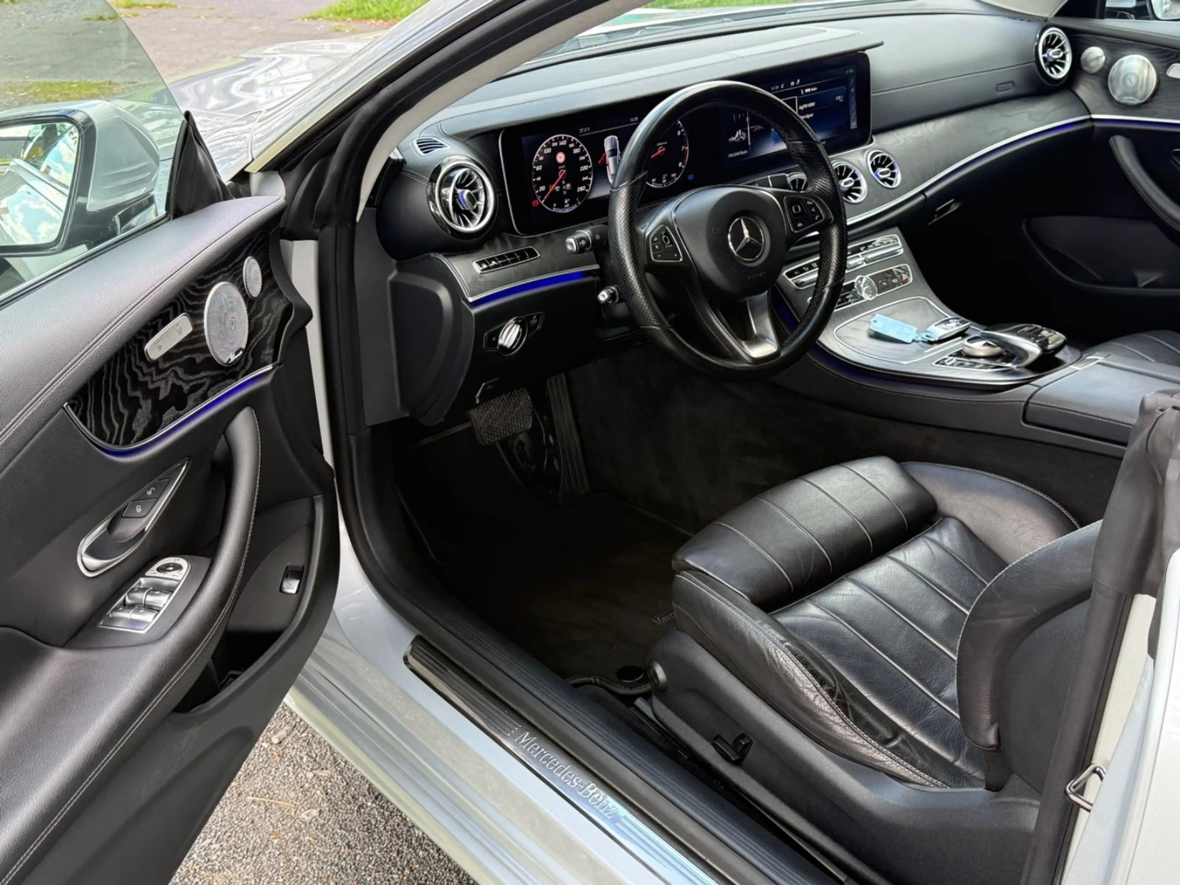 Mercedes-Benz E 200 Coupe Avantgarde / Widescreen Cockpit/EU6 — photo 2
