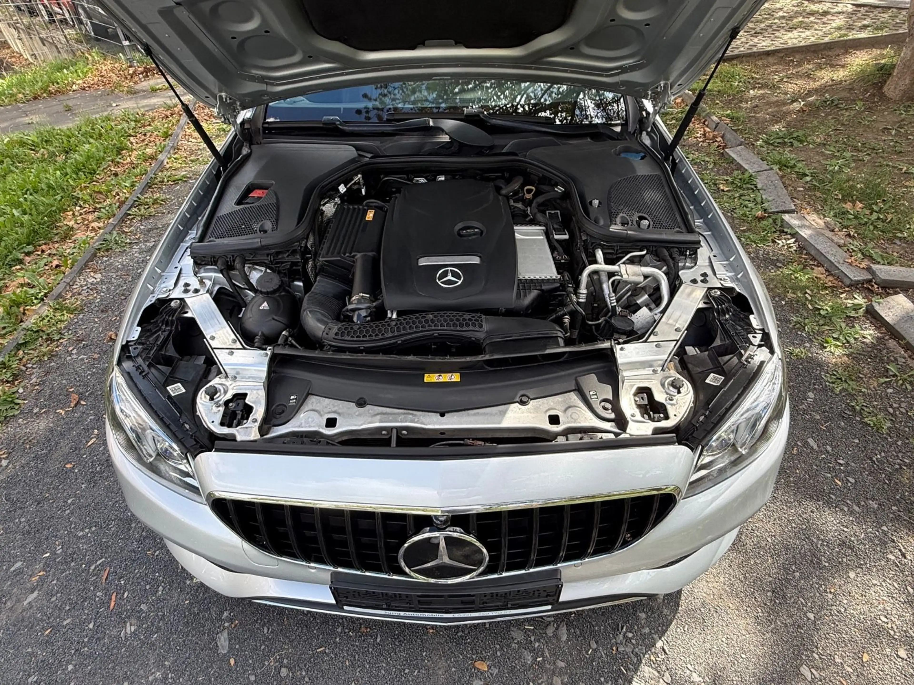 Mercedes-Benz E 200 Coupe Avantgarde / Widescreen Cockpit/EU6 — photo 10