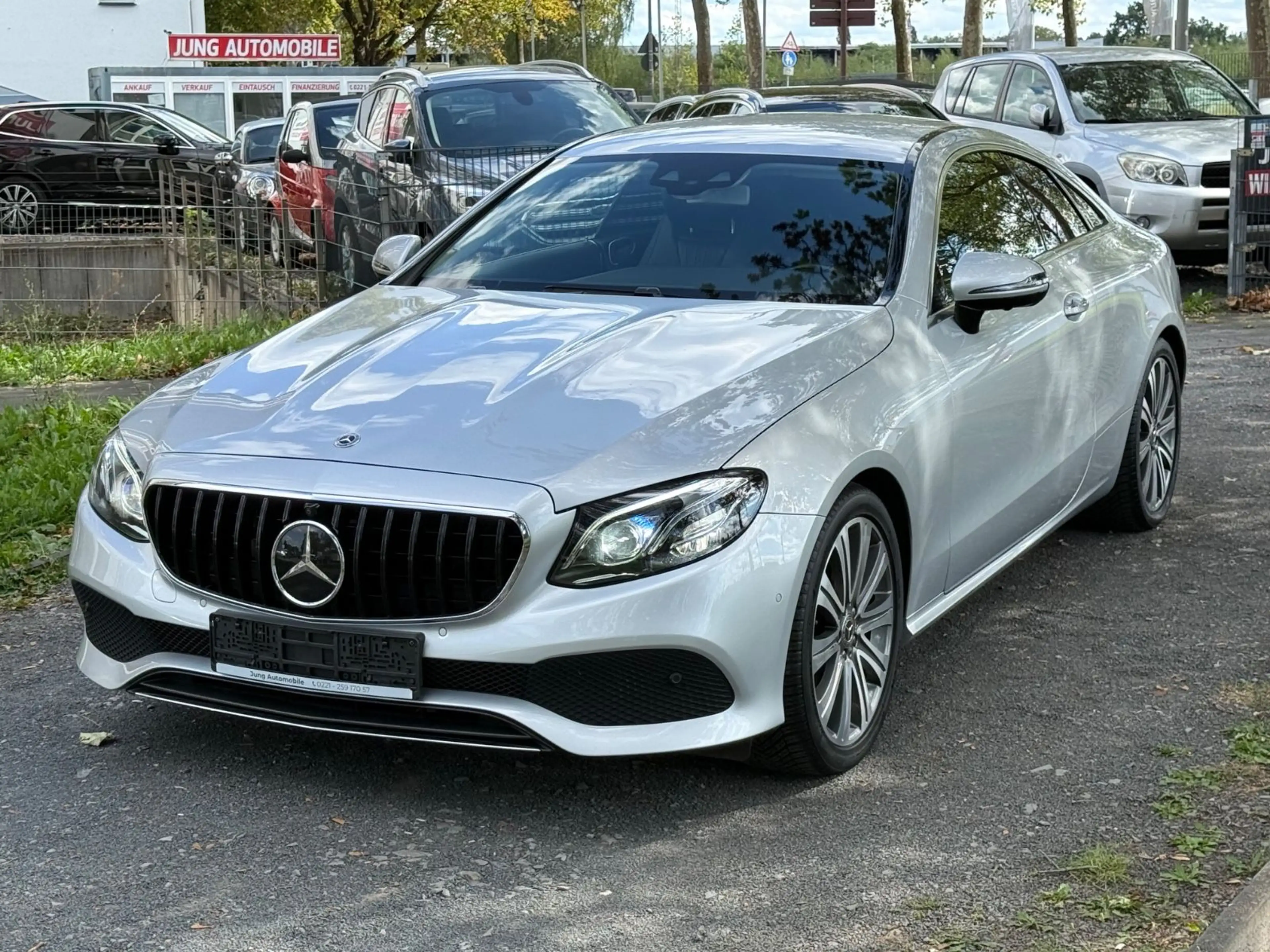 Mercedes-Benz E 200 Coupe Avantgarde / Widescreen Cockpit/EU6 — photo 4