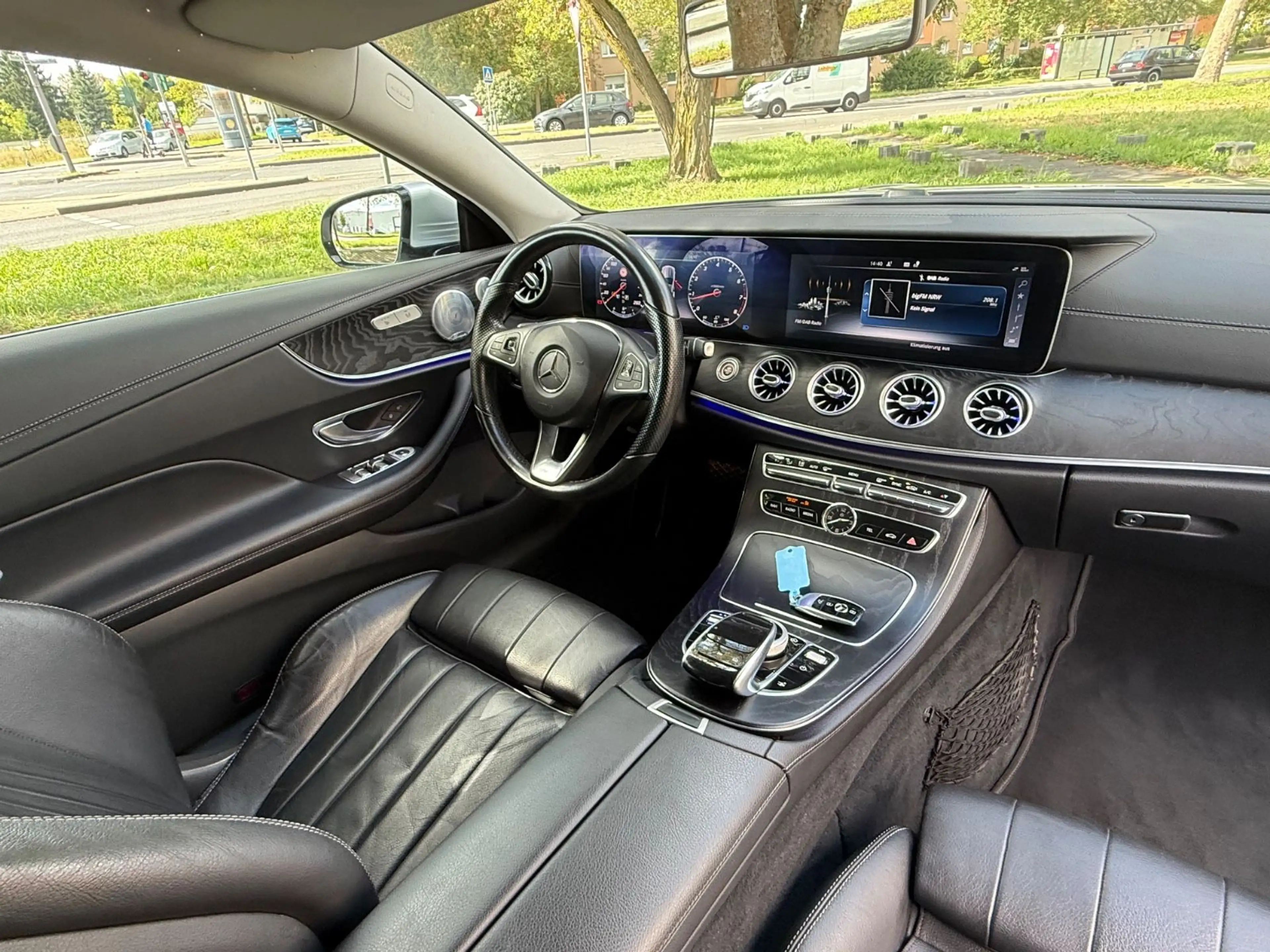 Mercedes-Benz E 200 Coupe Avantgarde / Widescreen Cockpit/EU6 — photo 13