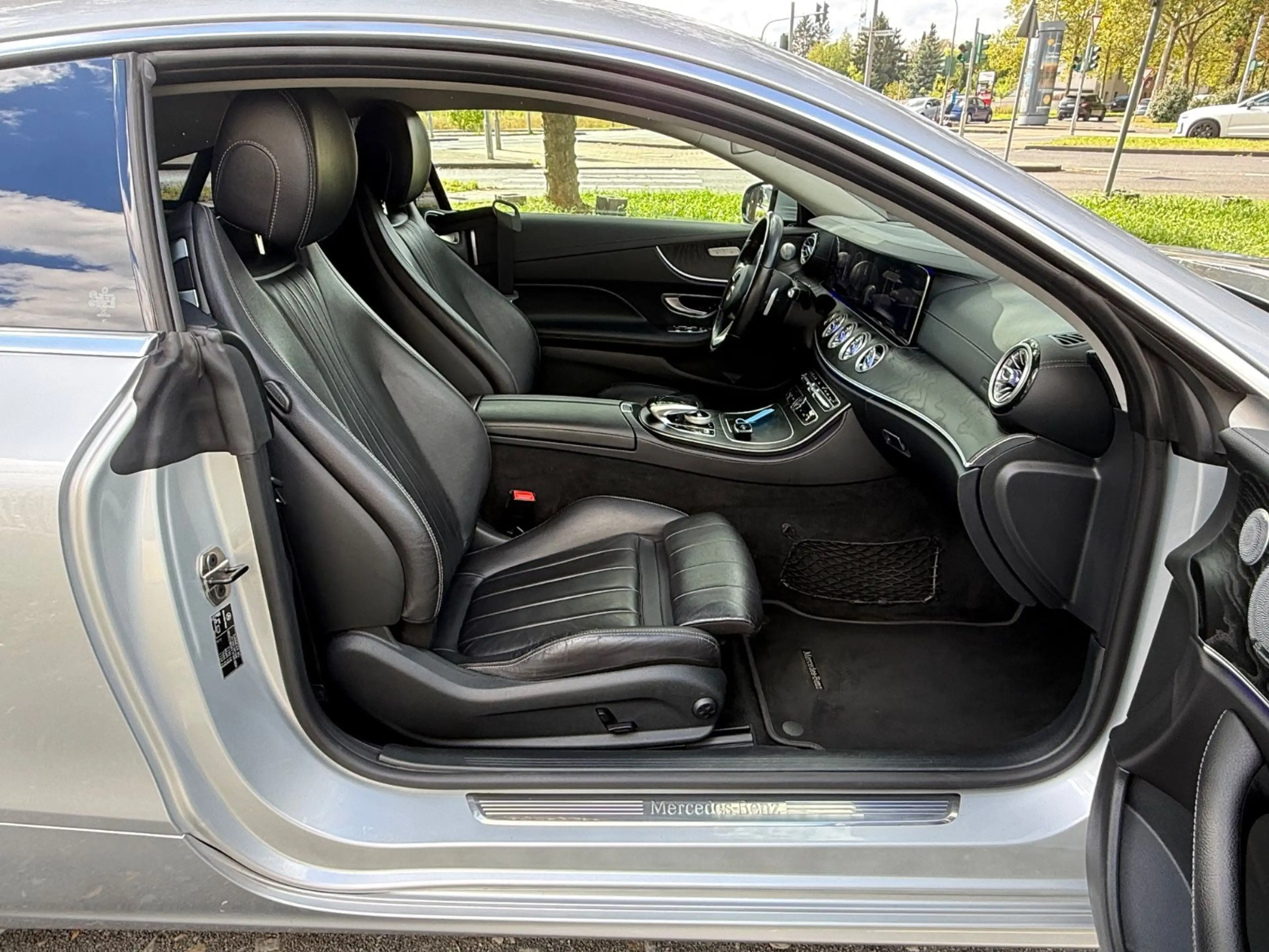 Mercedes-Benz E 200 Coupe Avantgarde / Widescreen Cockpit/EU6 — photo 14