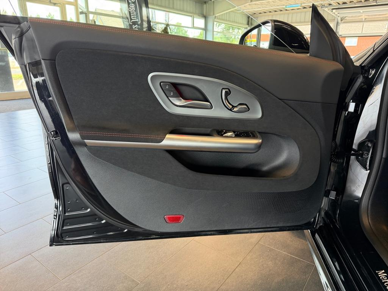 Mercedes-Benz CLA 250 + AMG+MBUX+PANO+DISTR+TOTW+NIGHT+AMBIENTE — photo 4