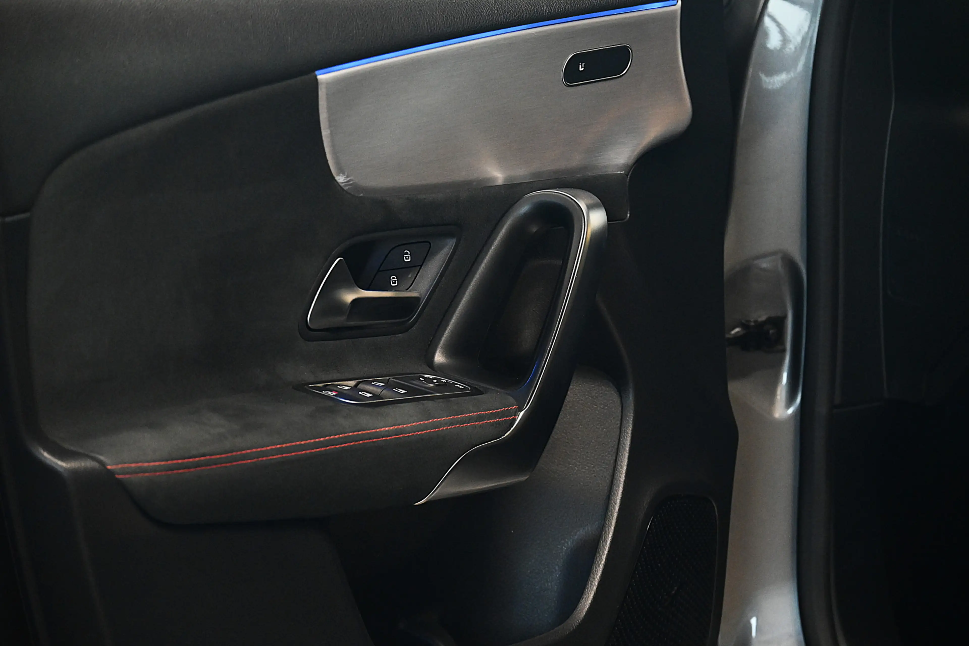 Mercedes-Benz A 35 AMG 4MATIC Advantage — photo 15