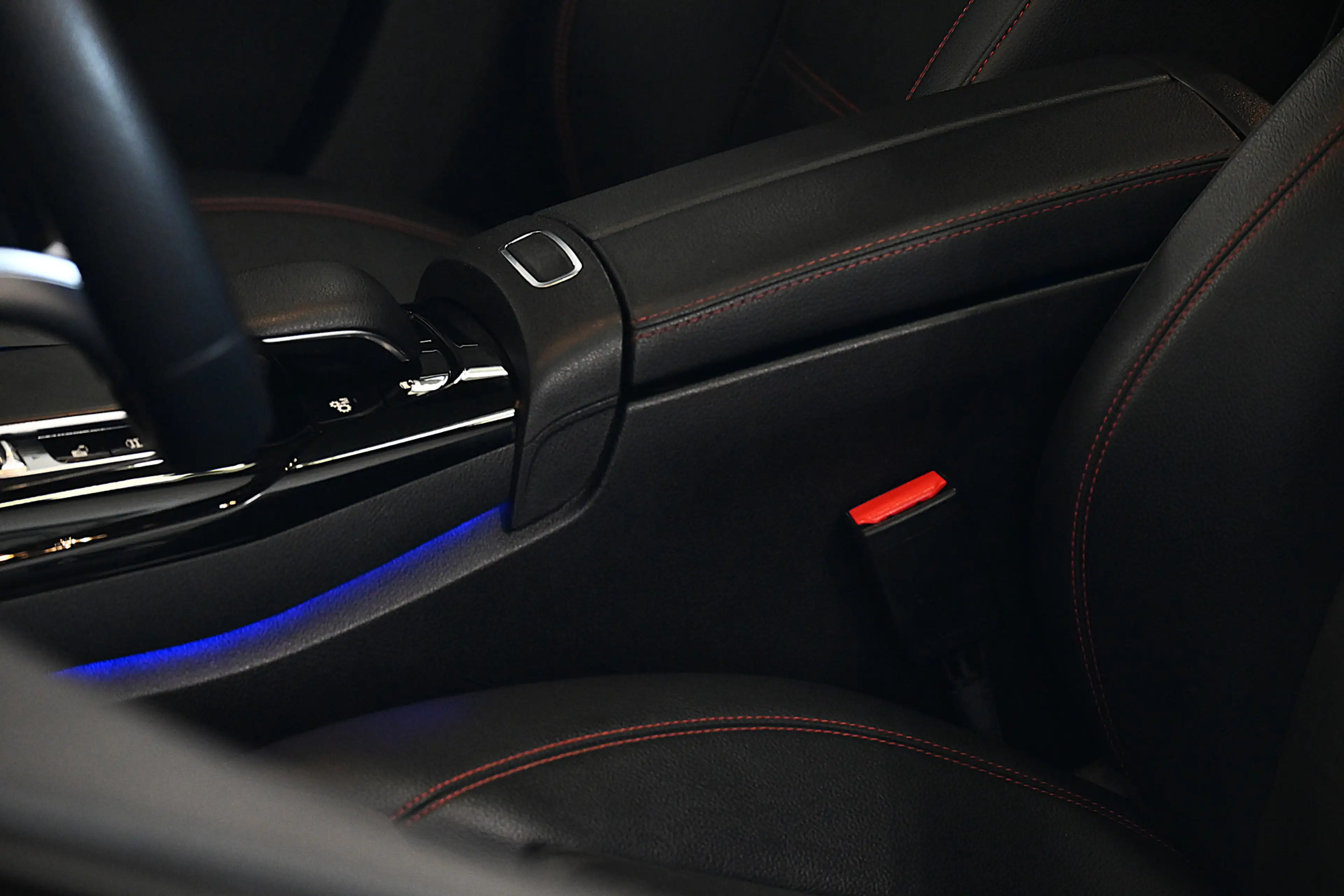 Mercedes-Benz A 35 AMG 4MATIC Advantage — photo 30