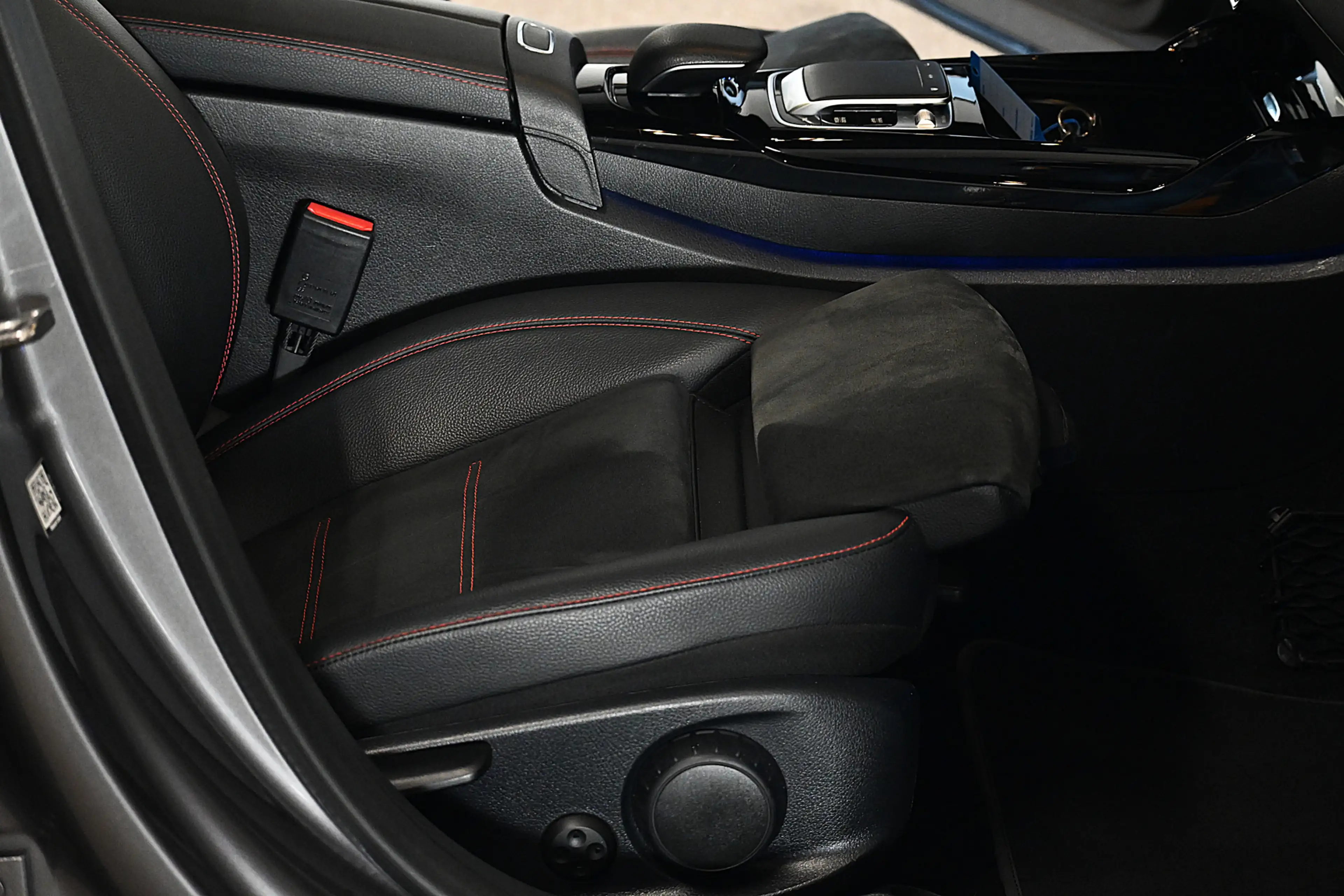 Mercedes-Benz A 35 AMG 4MATIC Advantage — photo 18