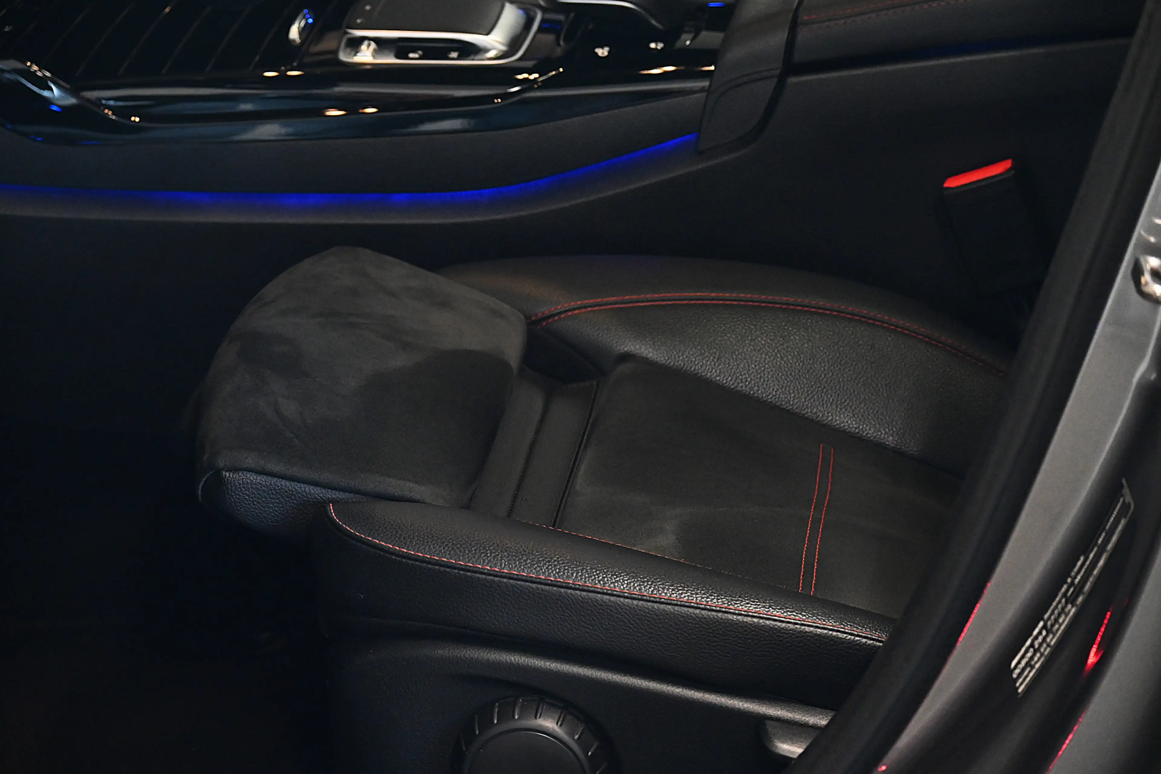 Mercedes-Benz A 35 AMG 4MATIC Advantage — photo 29