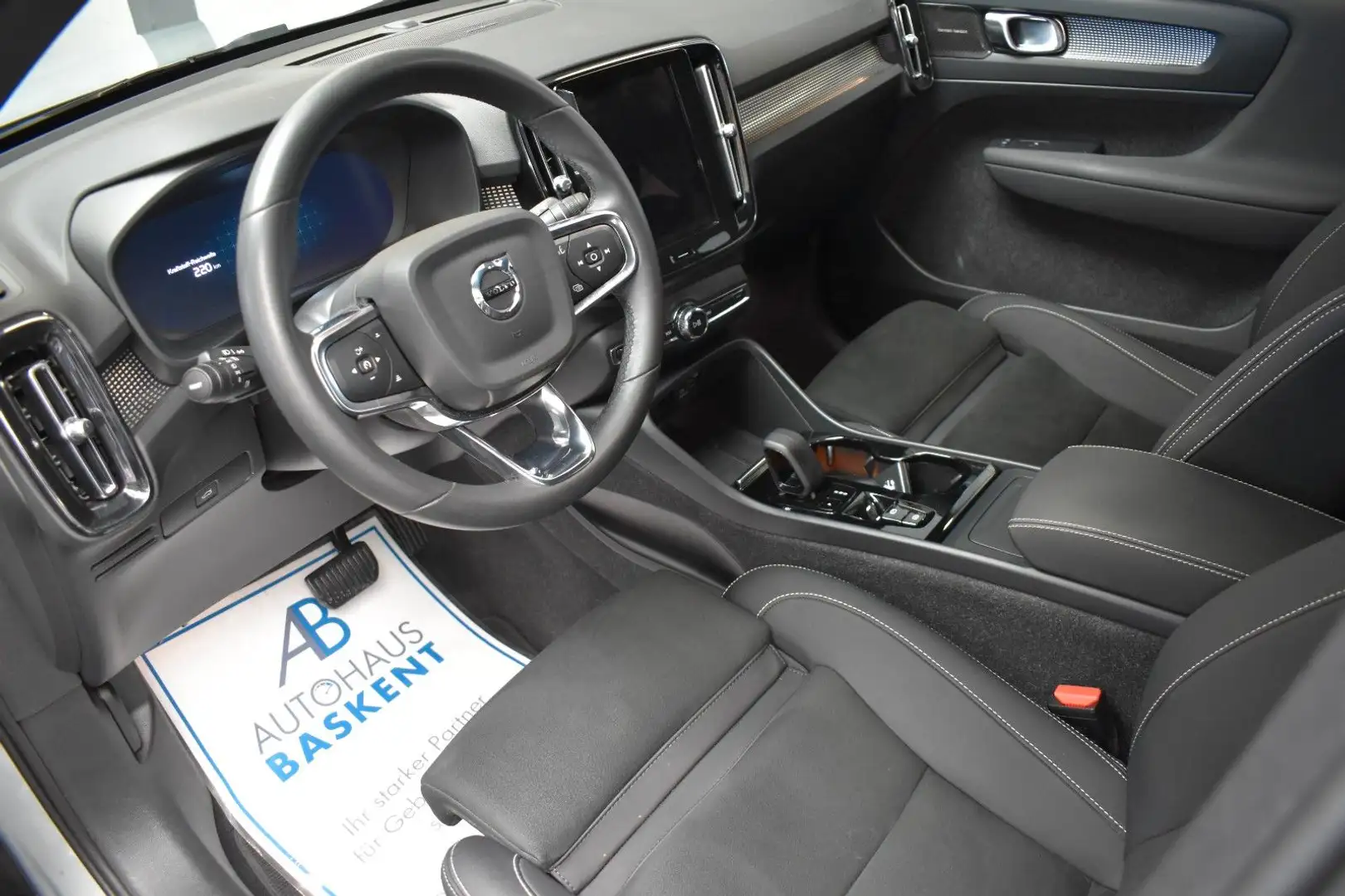 Volvo XC40 Plus Dark *AHK*HARMAN&KARDON*LED*SHZ*LEDER* Grau - 2