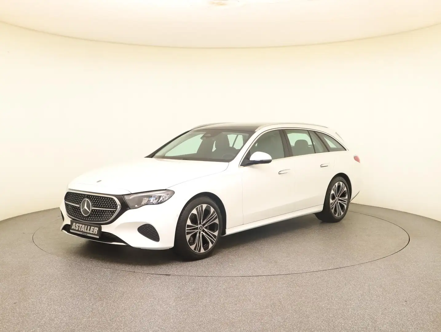 Mercedes-Benz E 200 T 4M Avantgarde 2x Distro+Pano+19"+Winterp Weiß - 2