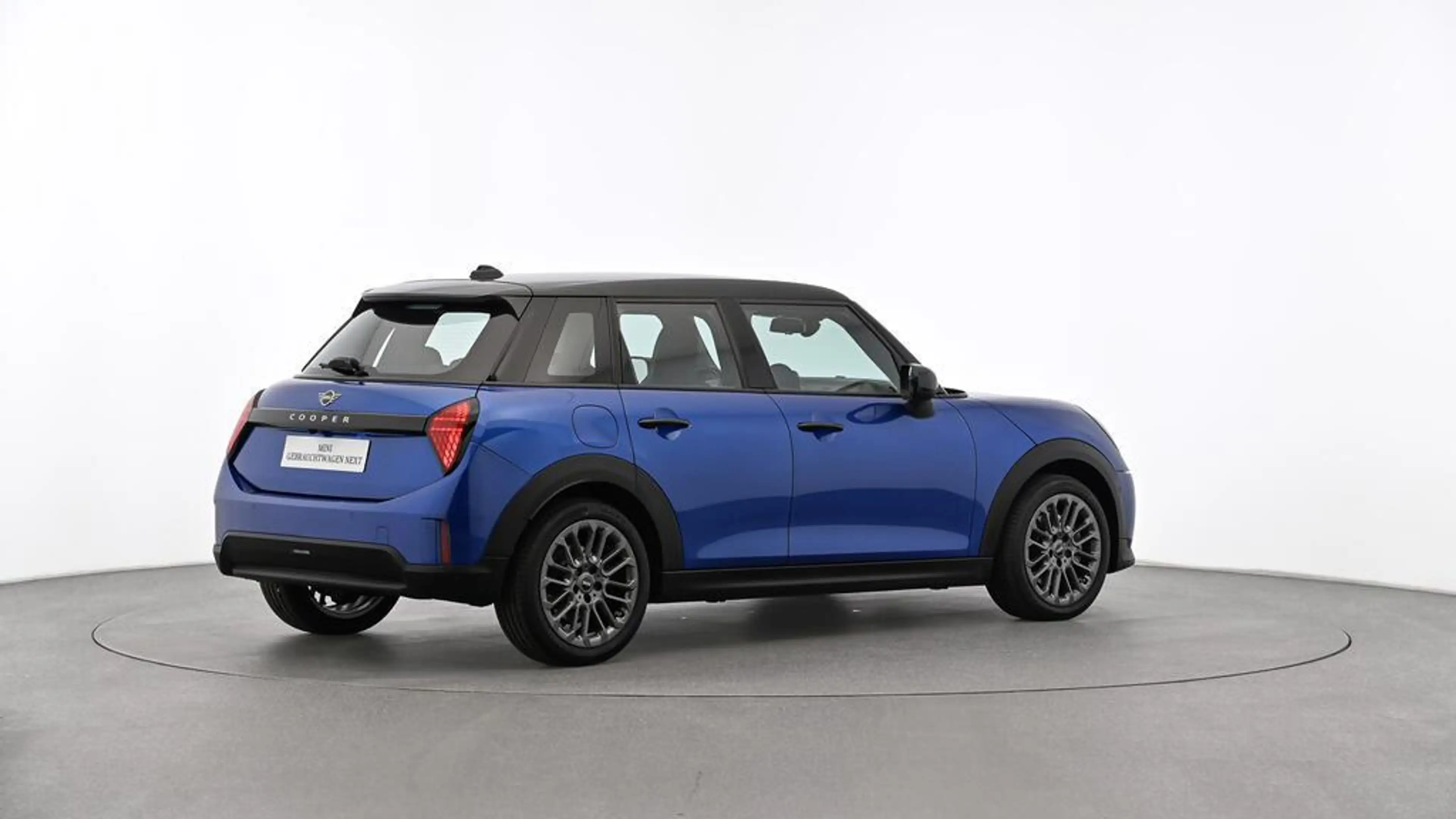 MINI Cooper C Favoured Trim — photo 6