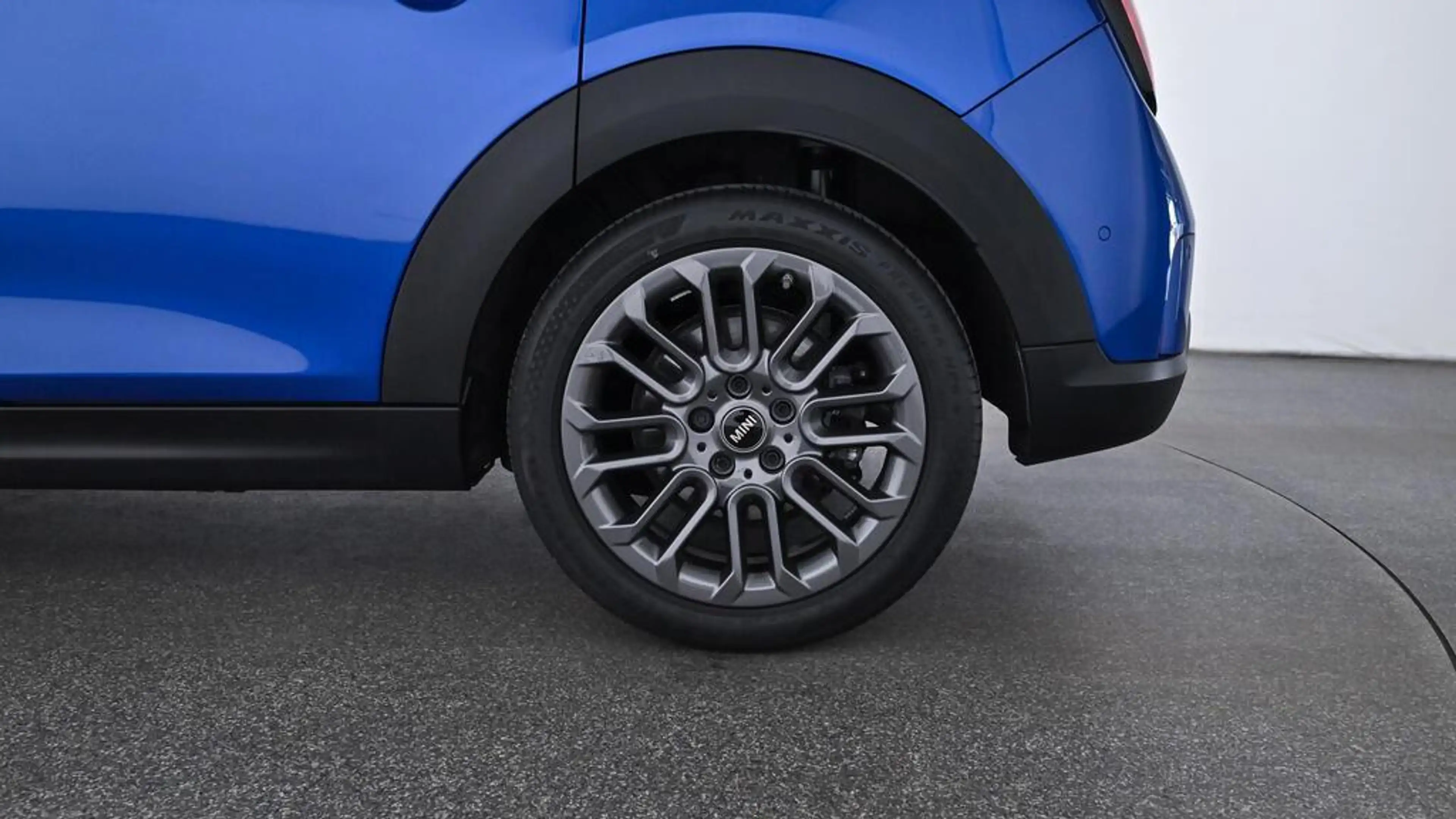 MINI Cooper C Favoured Trim — photo 11