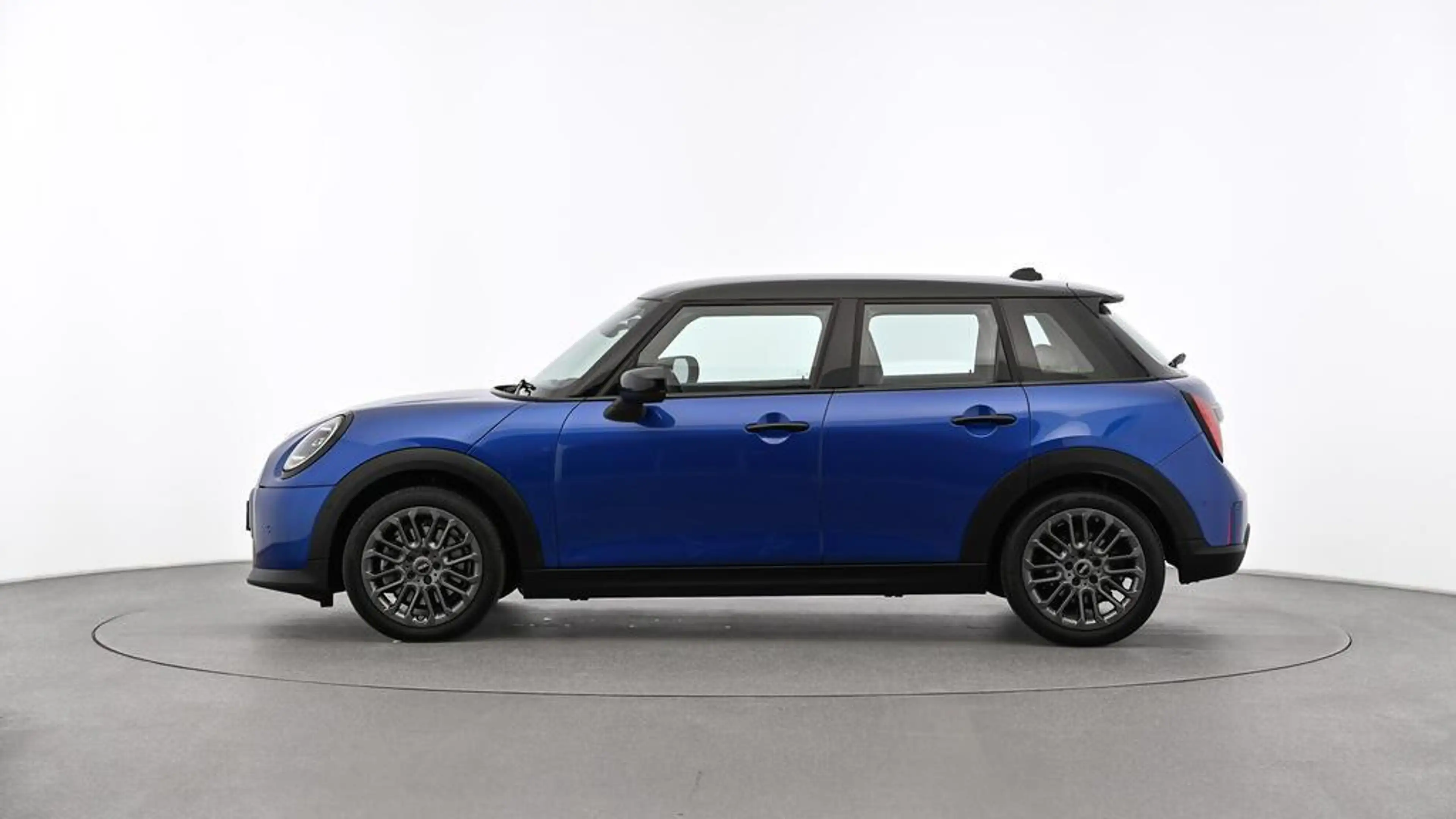 MINI Cooper C Favoured Trim — photo 2