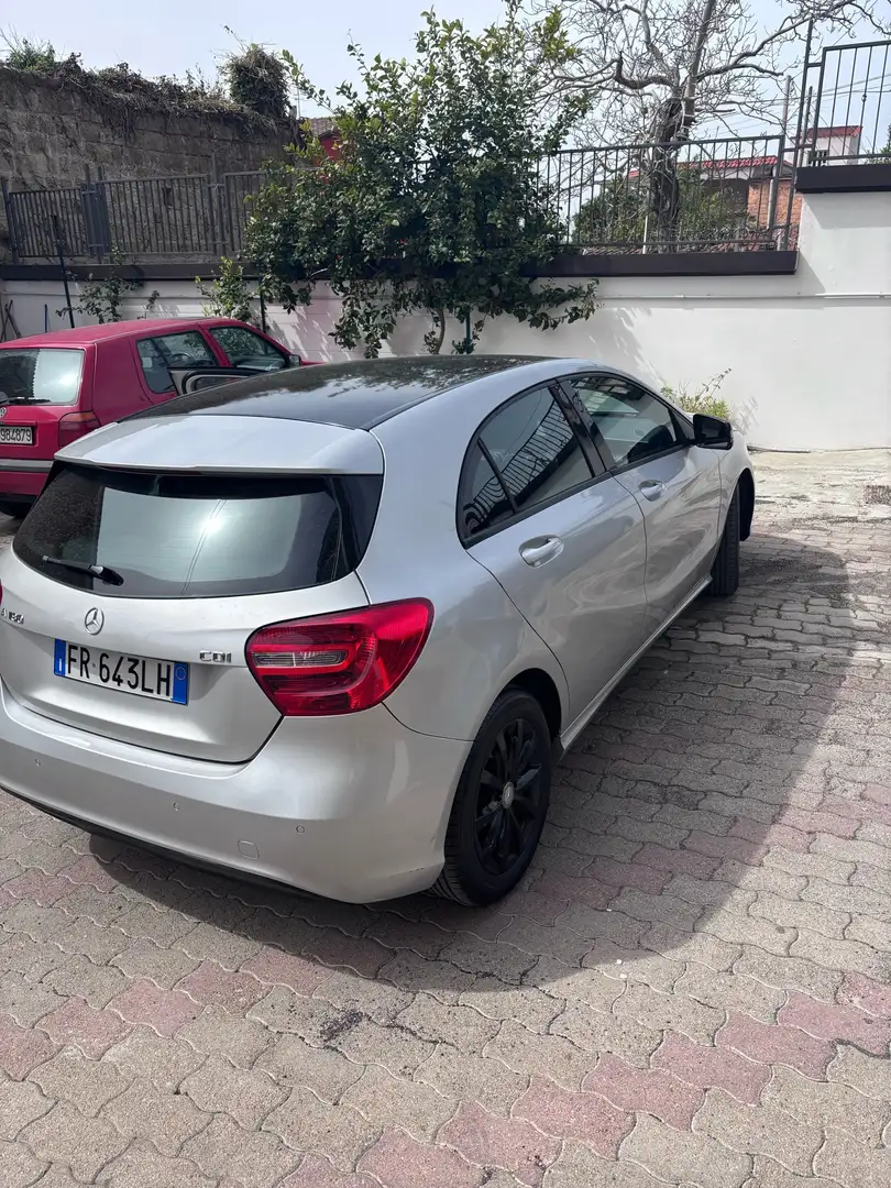 Mercedes-Benz A 180 cdi (be) Executive auto Gris - 2