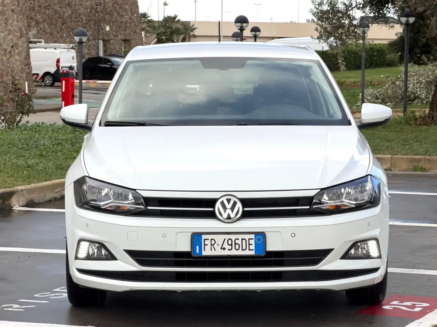 Volkswagen Polo 1.0 NAVI CARPLAY APPLE&ANDROID+2PDC+CLIMATRONIC Bianco - 2