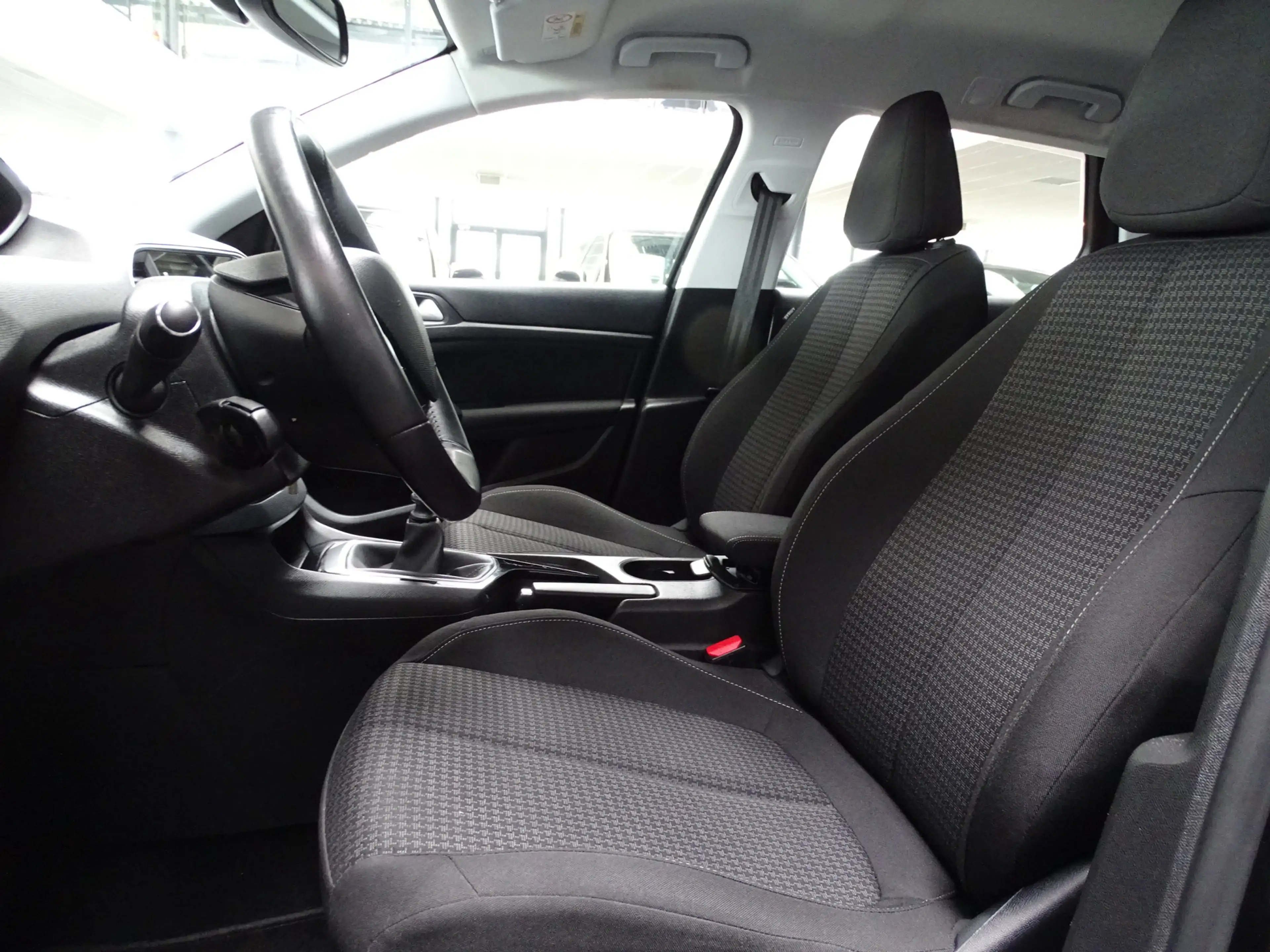 Peugeot 308 SW 1.2 PureTech Blue Active Navi, Carplay, Cruise, — photo 10