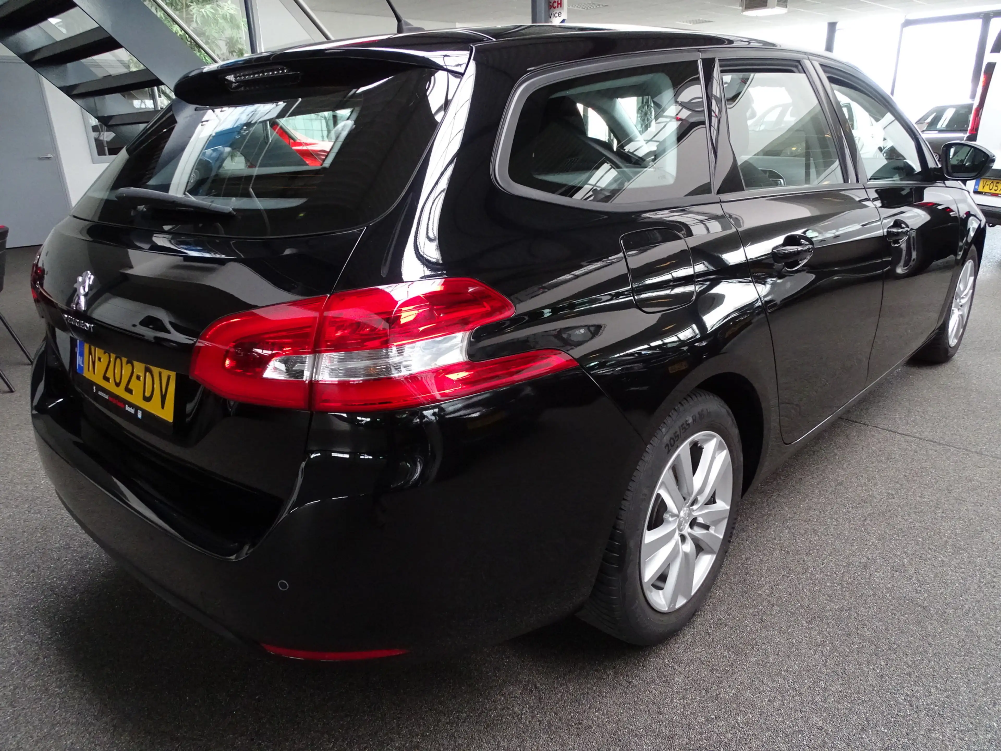 Peugeot 308 SW 1.2 PureTech Blue Active Navi, Carplay, Cruise, — photo 3