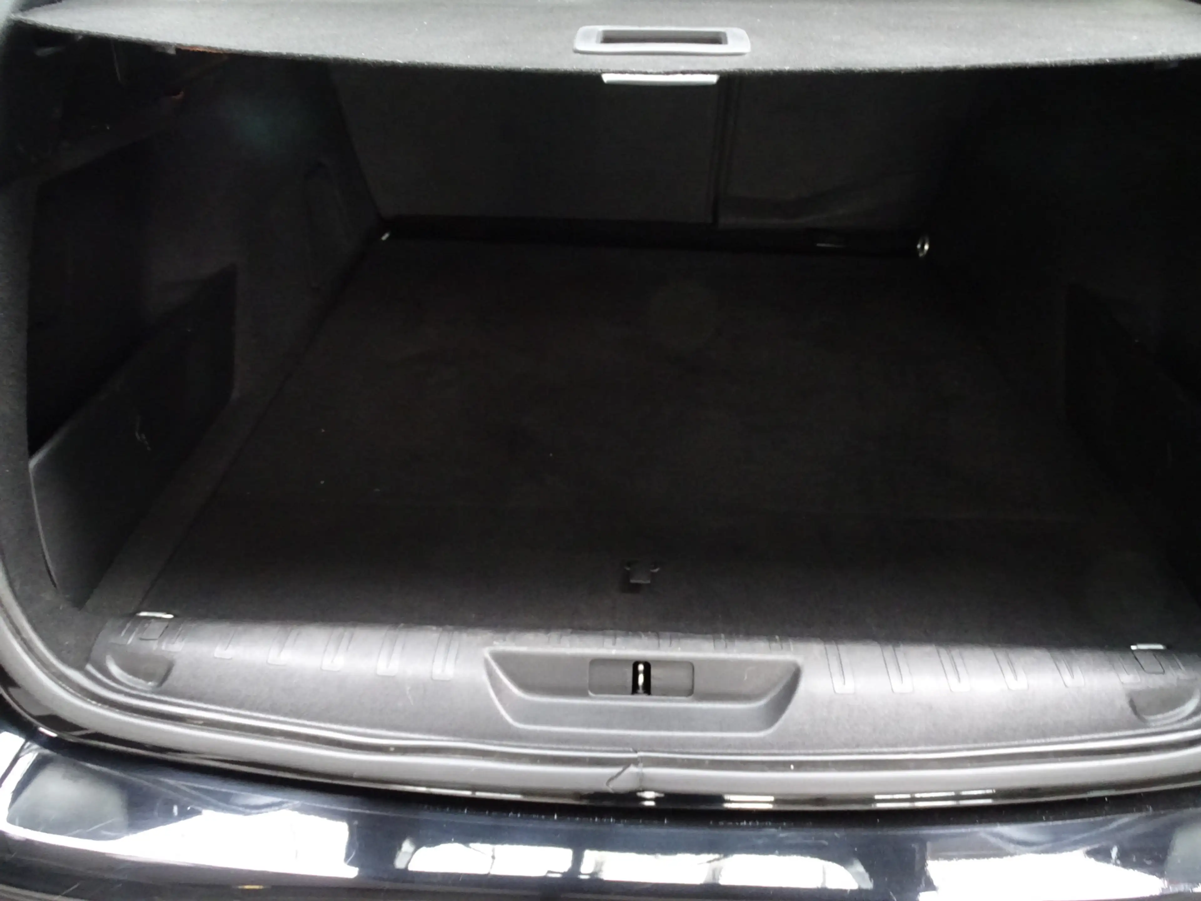 Peugeot 308 SW 1.2 PureTech Blue Active Navi, Carplay, Cruise, — photo 23