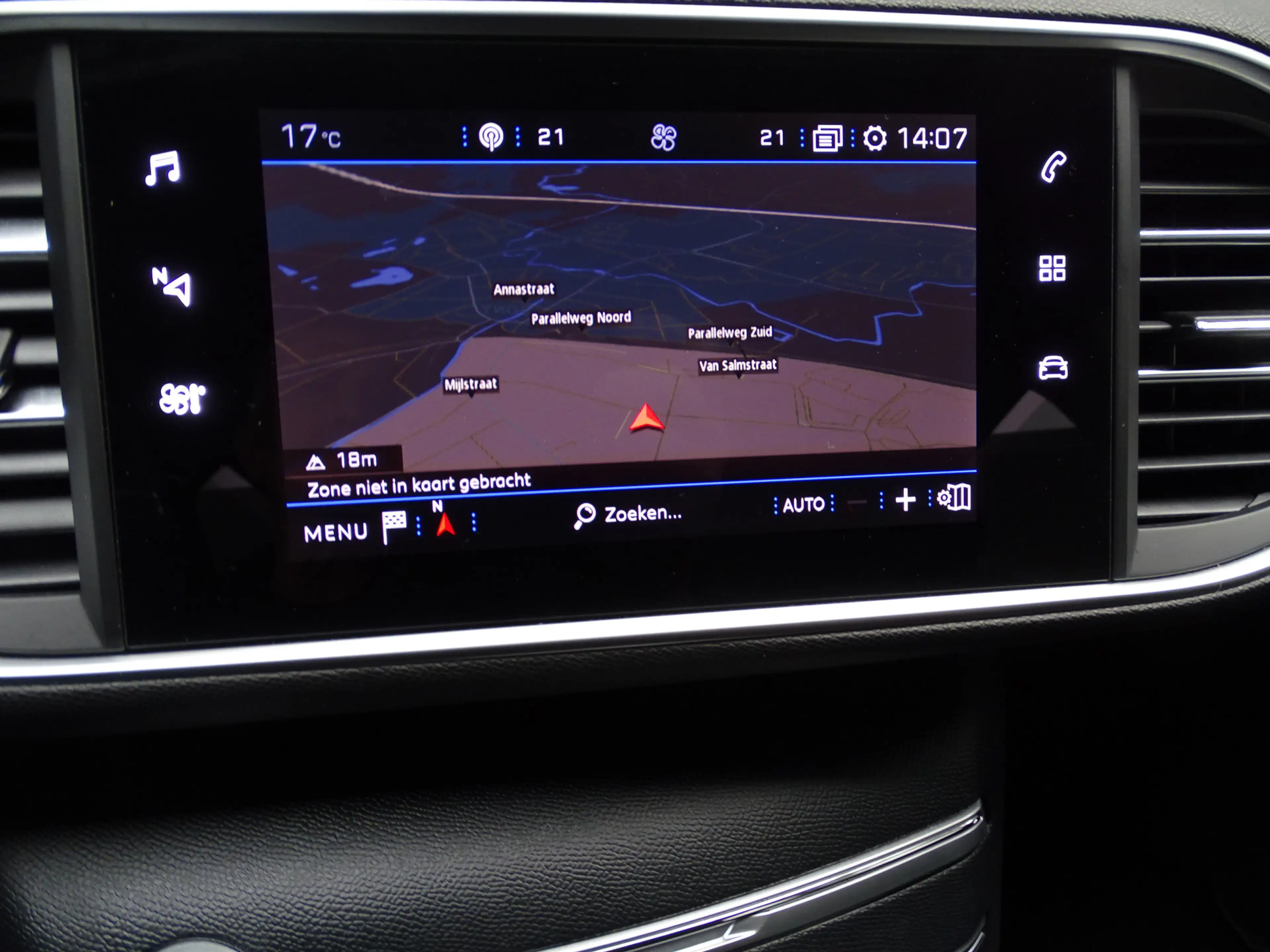 Peugeot 308 SW 1.2 PureTech Blue Active Navi, Carplay, Cruise, — photo 15