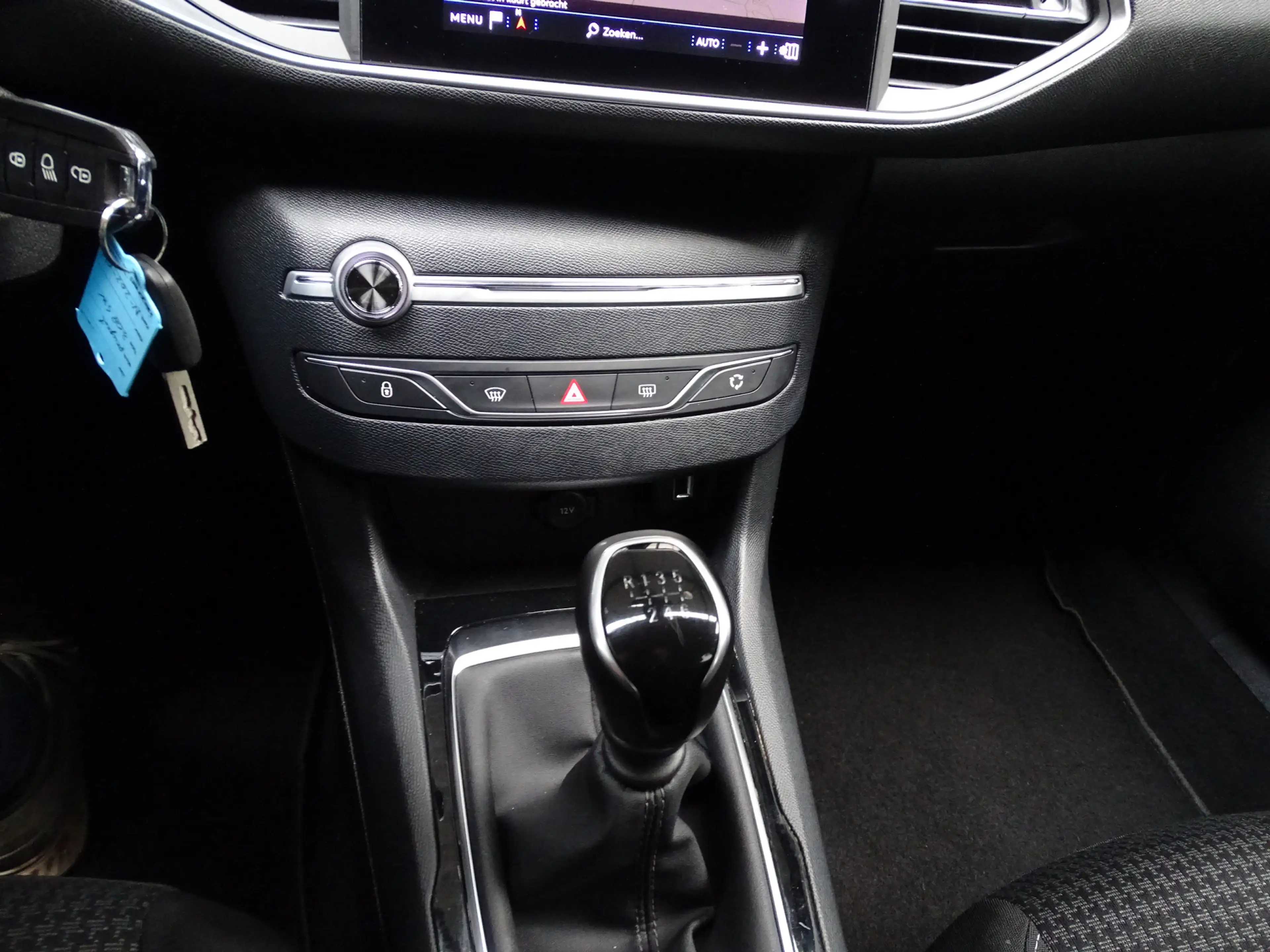 Peugeot 308 SW 1.2 PureTech Blue Active Navi, Carplay, Cruise, — photo 16