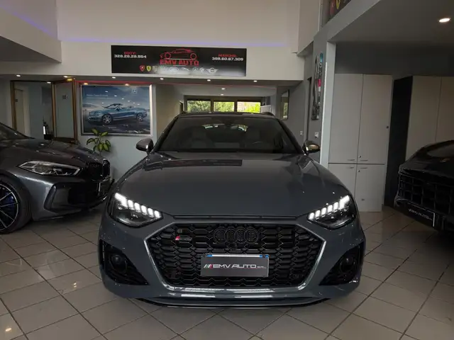 Audi RS4 view 2
