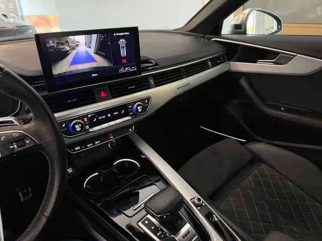 Audi RS4 view 5