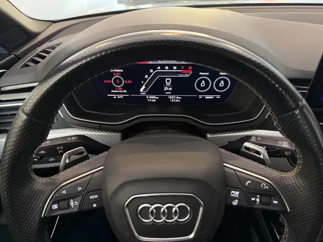 Audi RS4 view 7