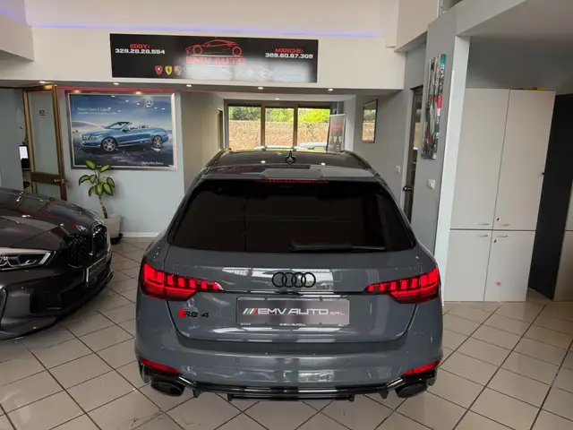 Audi RS4 view 15