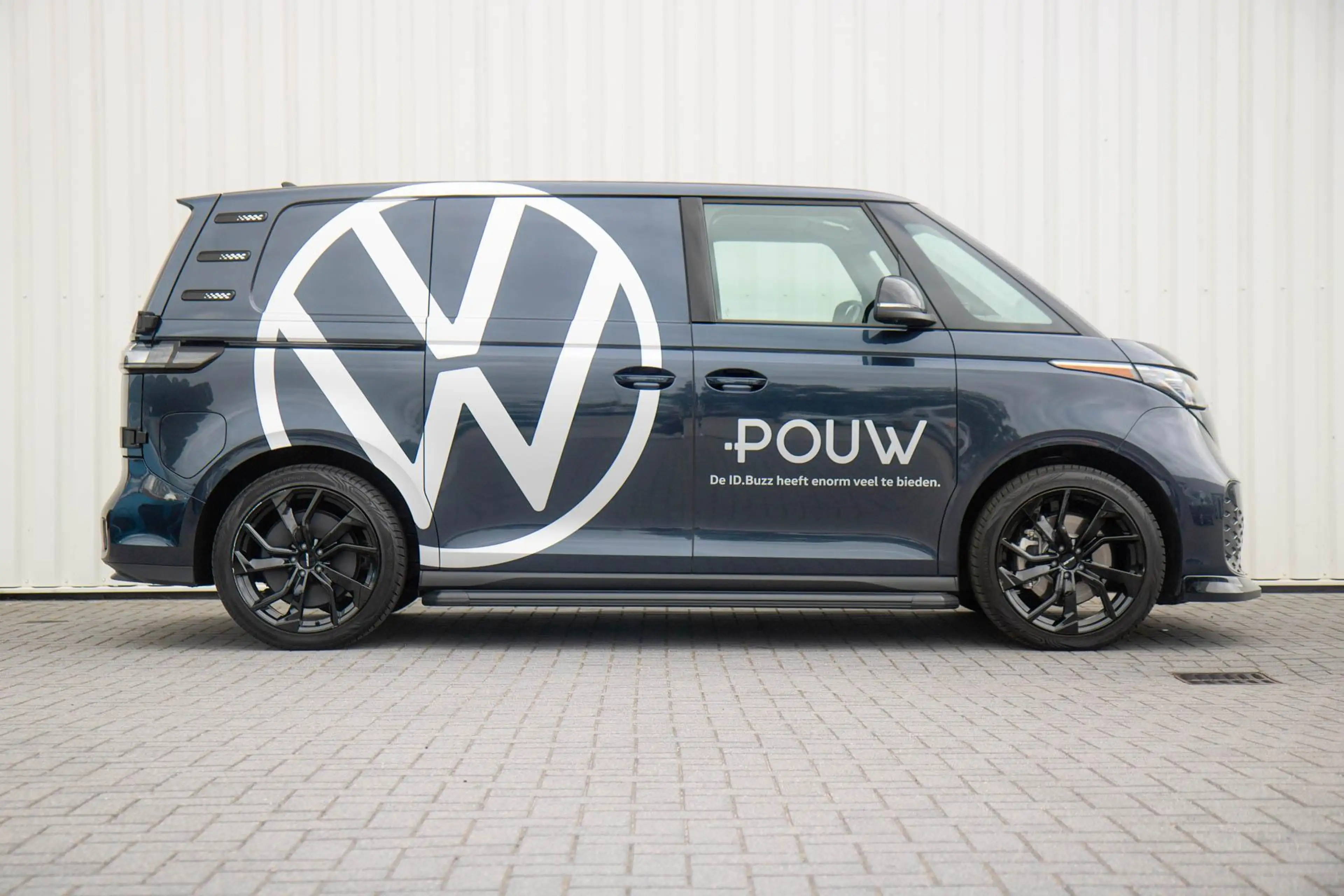 Volkswagen ID. Buzz Cargo 286pk Anniversary Edition 79 kWh | LMV 20'' | Trek — photo 3