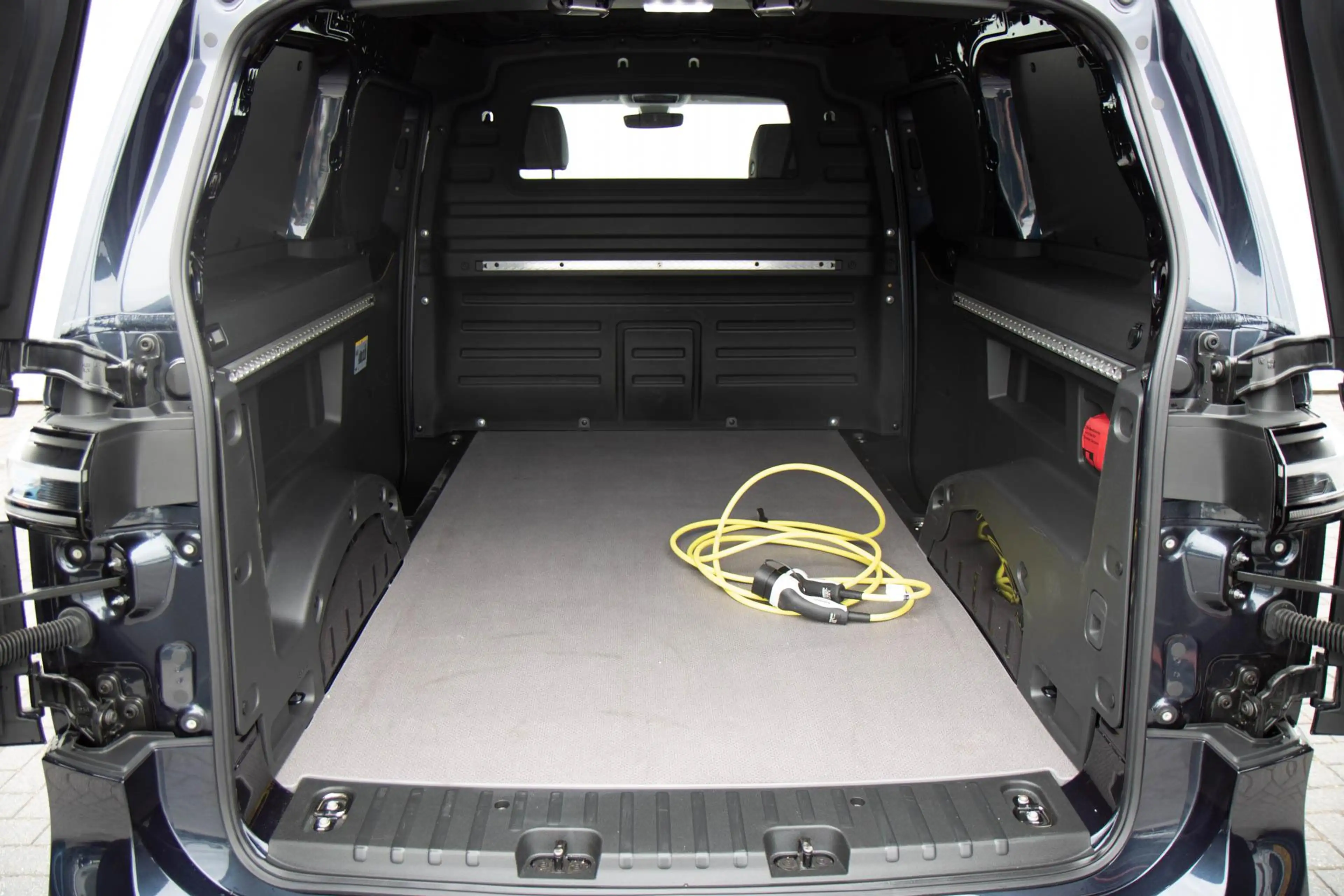 Volkswagen ID. Buzz Cargo 286pk Anniversary Edition 79 kWh | LMV 20'' | Trek — photo 14