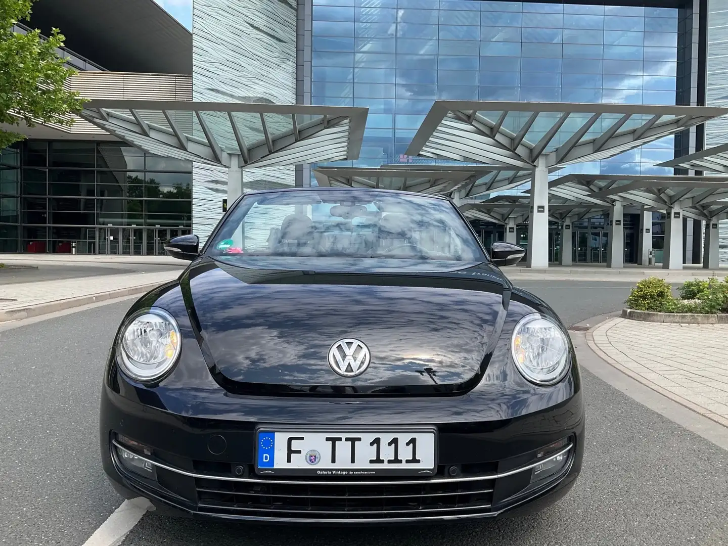 Volkswagen Beetle The Cabrio 1.2 TSI CUP SHZ PDC nur 39T Service NEU Чорний - 1