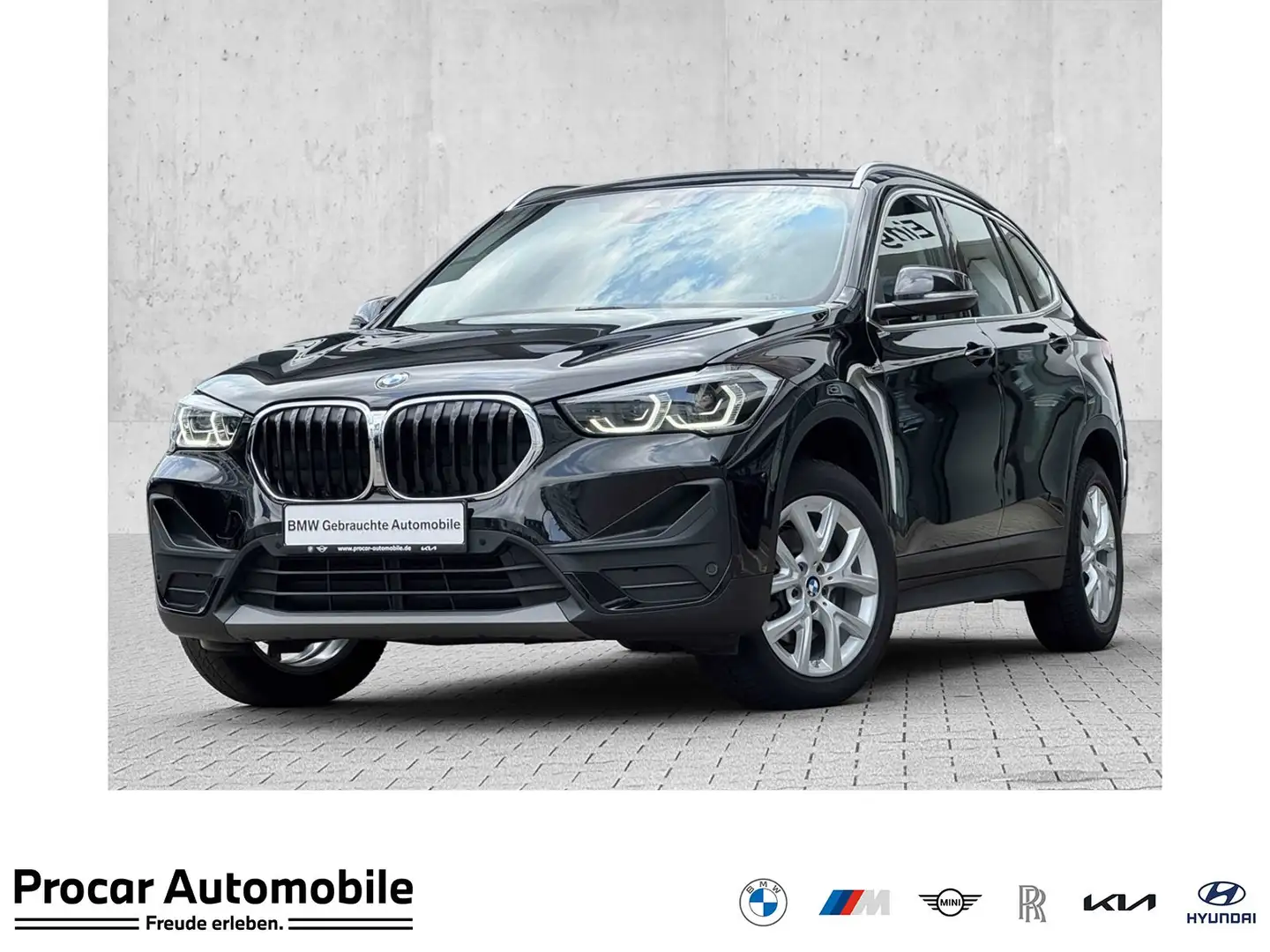 BMW X1 sDrive18i LED Navi Pano PA RFK DAB PDC Shz Schwarz - 1