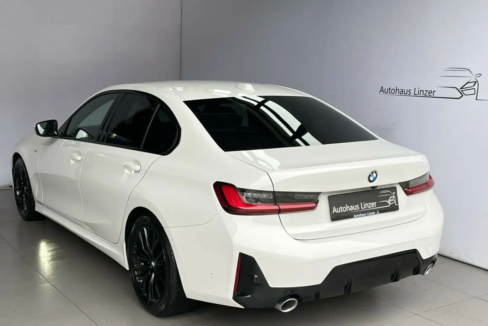 BMW 318 d M-Paket *LED*LenkradH*KeyGo*HiFi*AmbienteB* Weiß - 2