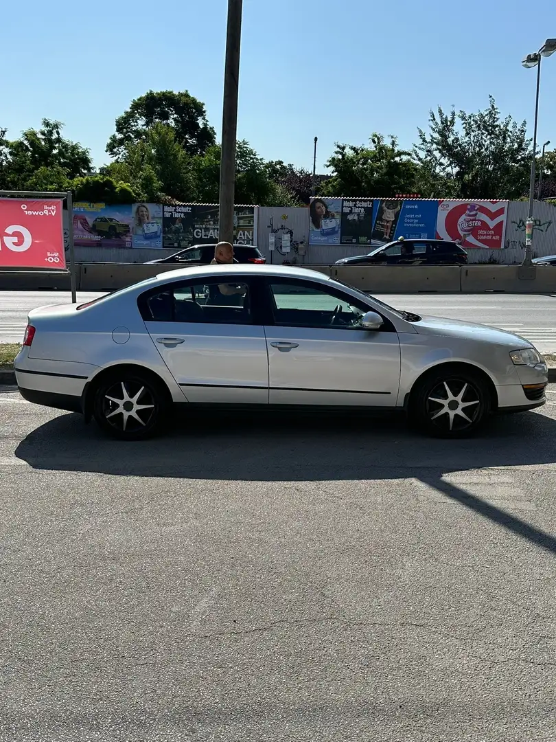 Volkswagen Passat Comfortline 2,0 TDI DPF DSG - 2