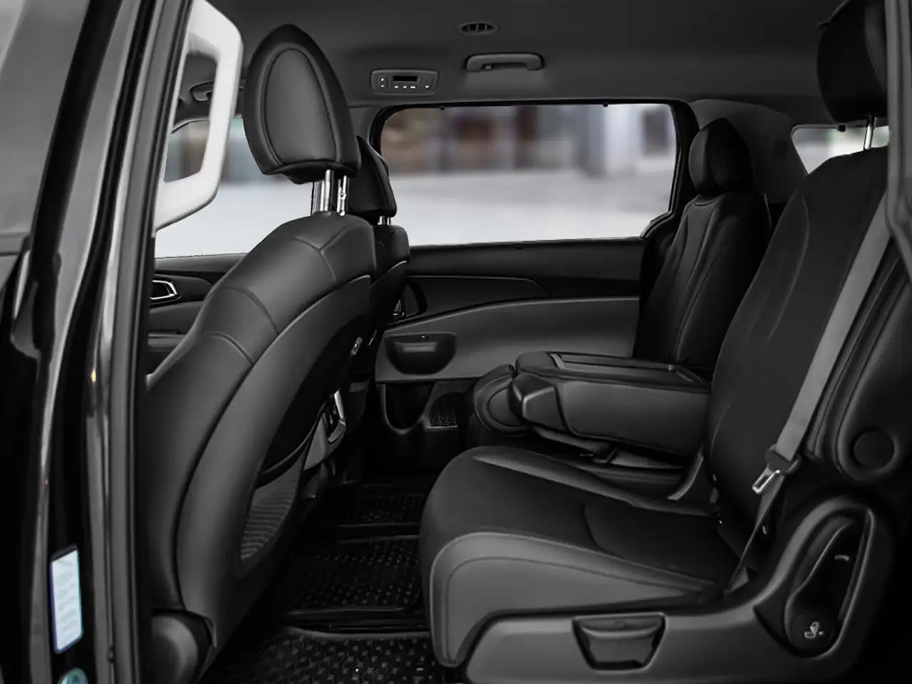 Kia Carnival снимка Kia Carnival