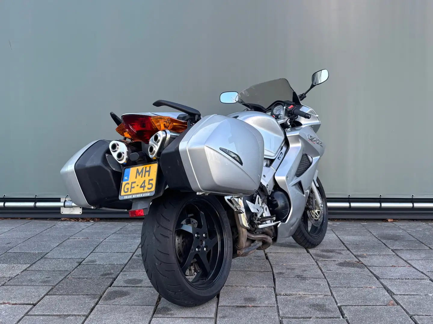 Honda VFR 800 BWJ 2002 | 800FI 109PK | NL MOTOR | KOFFER | HANDV Argento - 2