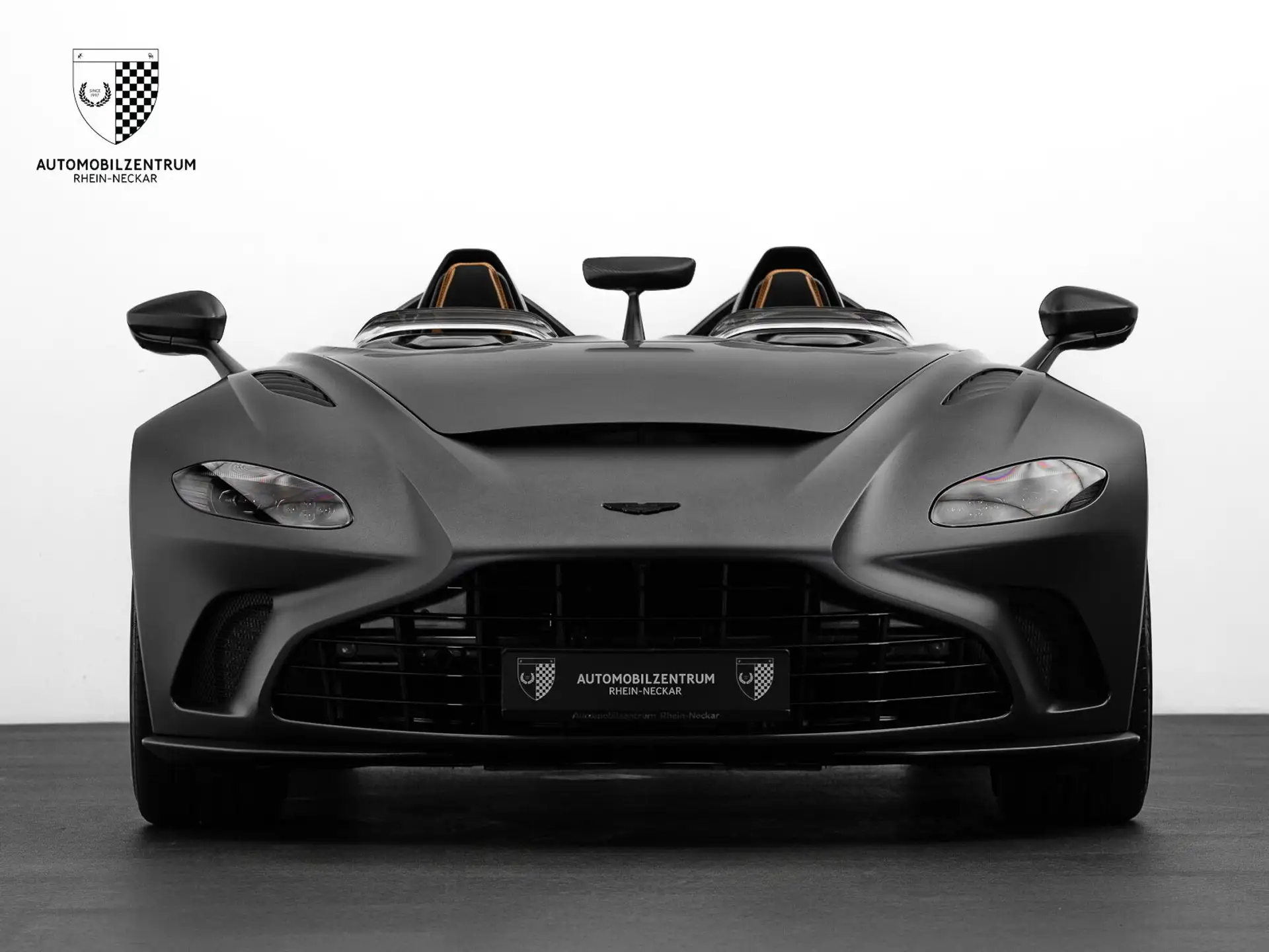 애스턴마틴 V12 Speedster 2021 블랙 사진 2
