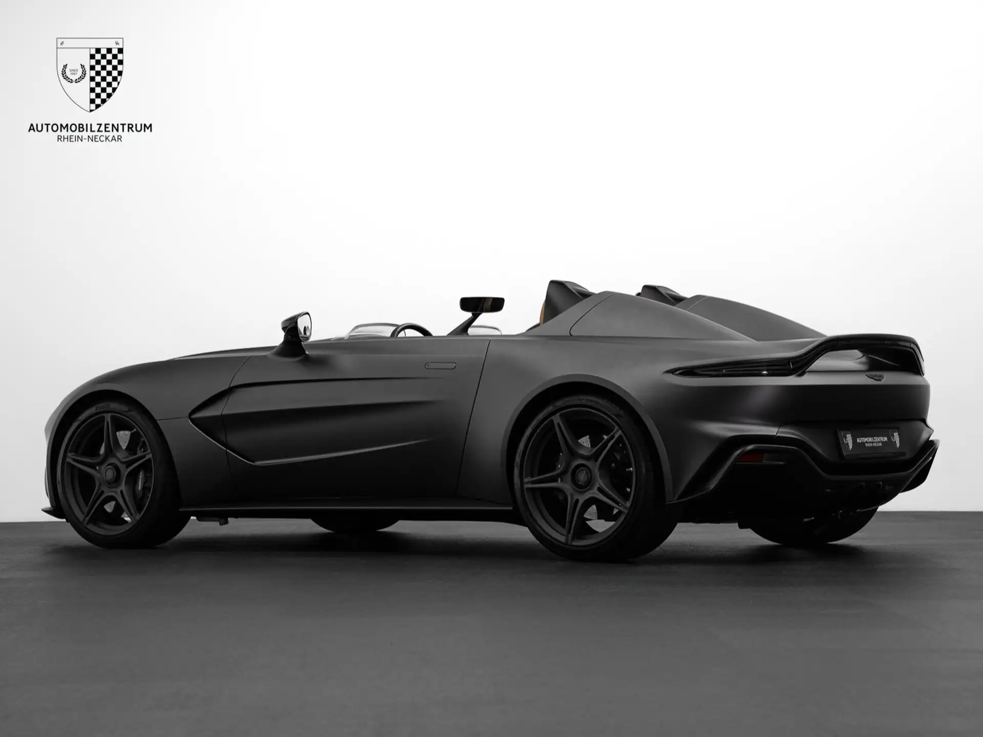 애스턴마틴 V12 Speedster 2021 블랙 사진 5