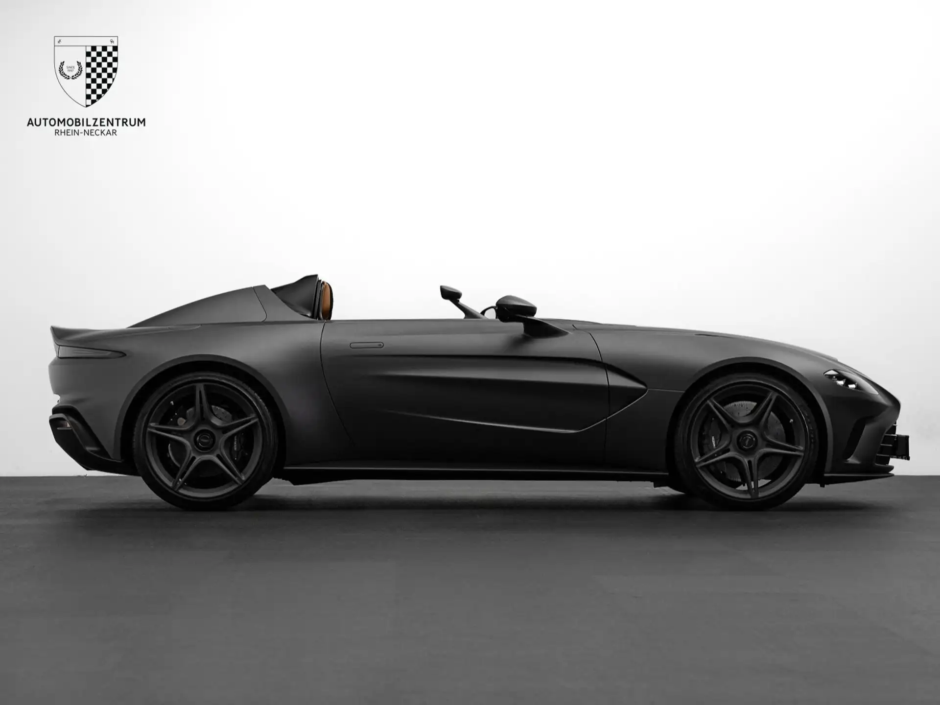 애스턴마틴 V12 Speedster 2021 블랙 사진 8